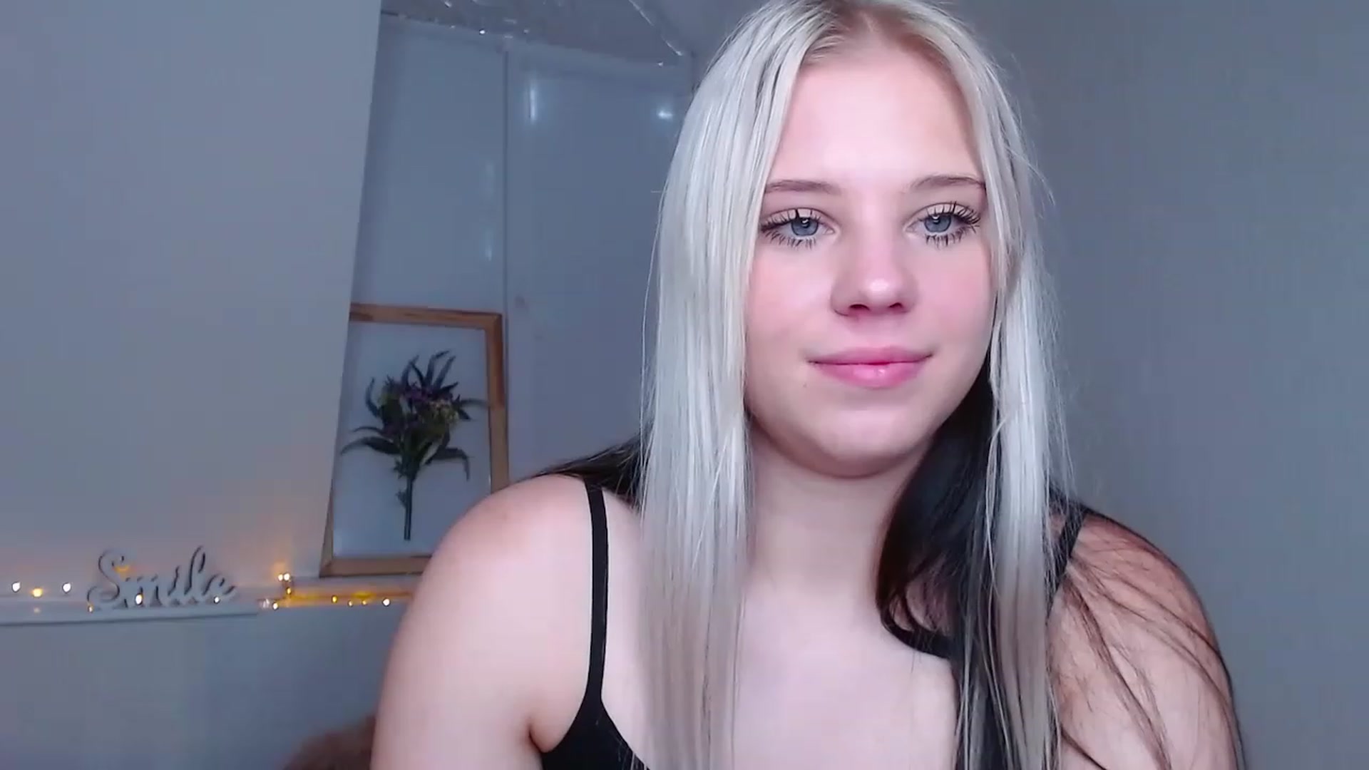 Gallery image thumbnail from Little_k1ttyy's myfreecams stream on, 06/03/2023, 11:52 image 6 of 20
