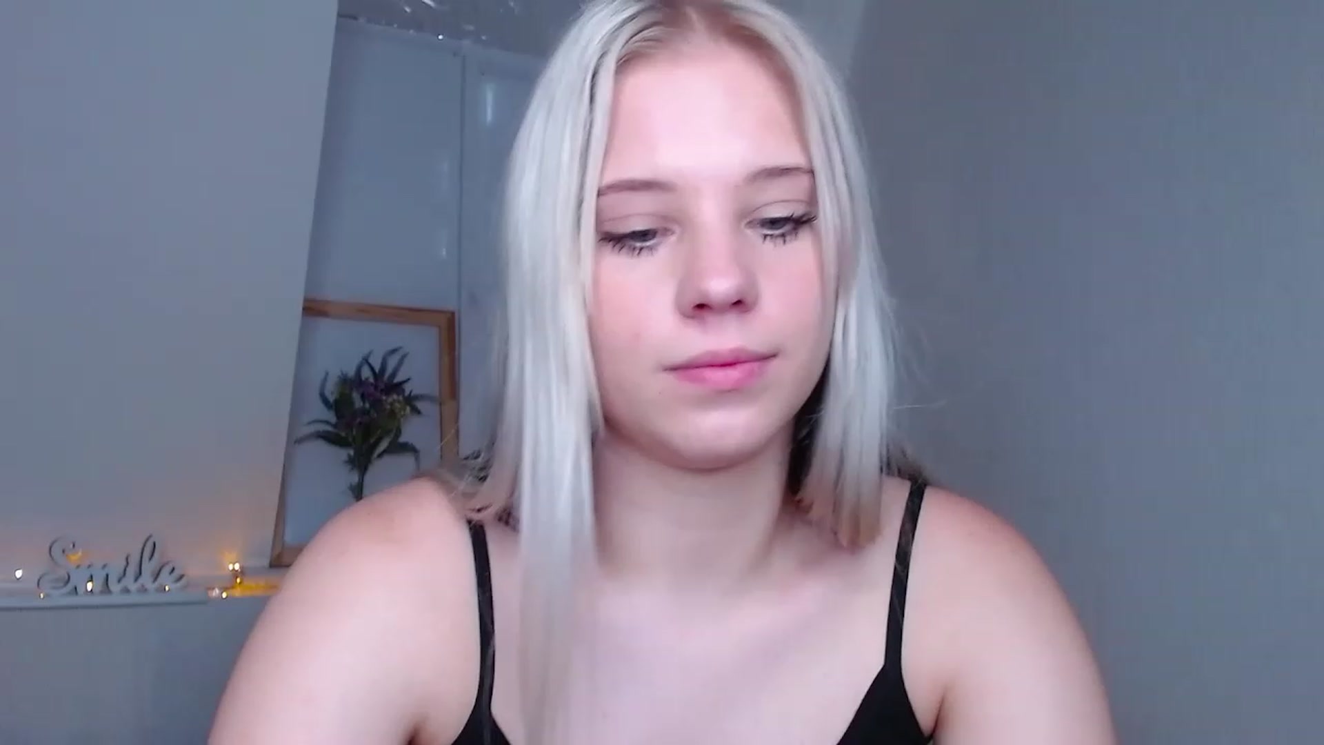Gallery image thumbnail from Little_k1ttyy's myfreecams stream on, 06/03/2023, 11:52 image 14 of 20
