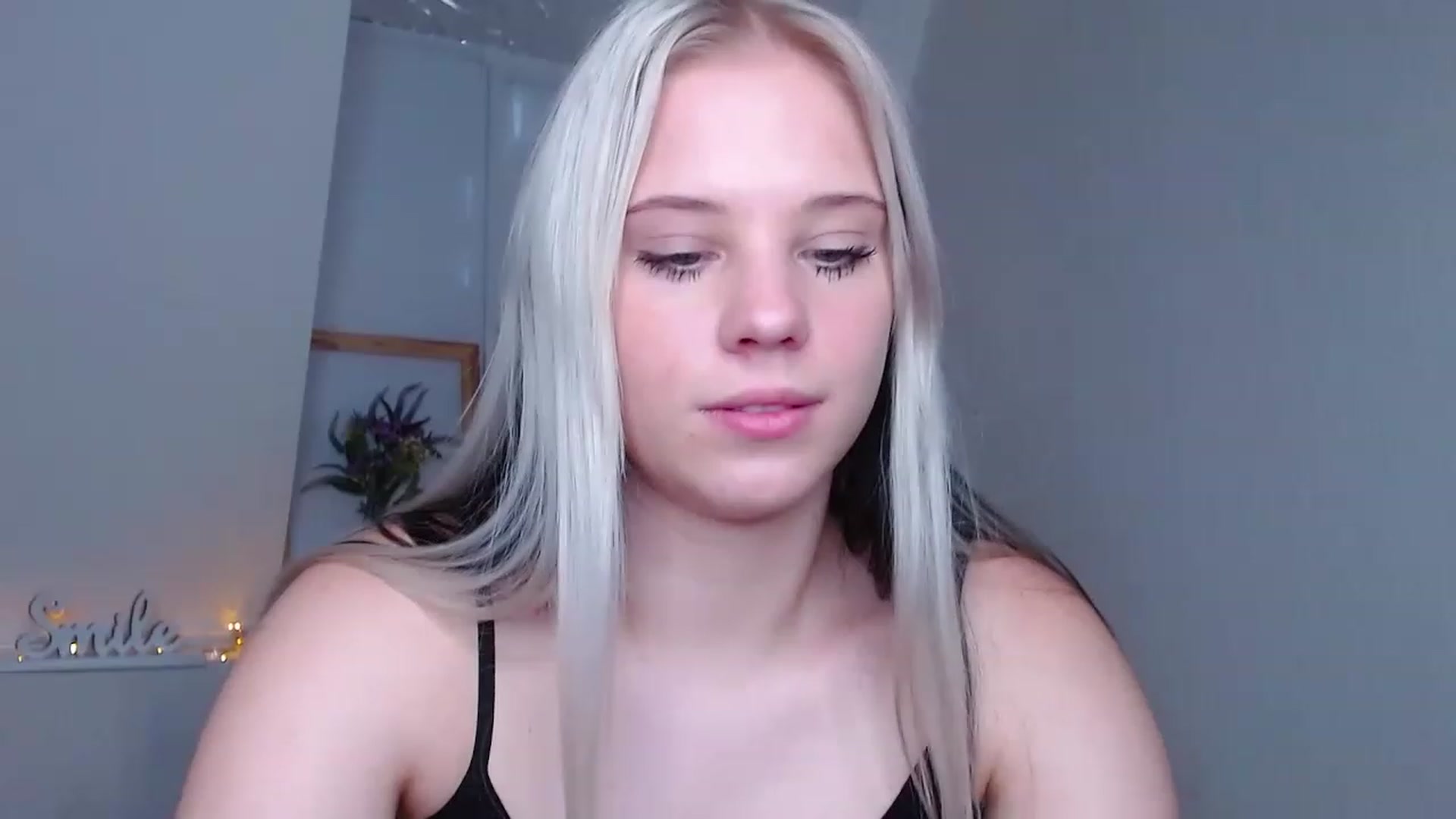 Gallery image thumbnail from Little_k1ttyy's myfreecams stream on, 06/03/2023, 11:52 image 19 of 20
