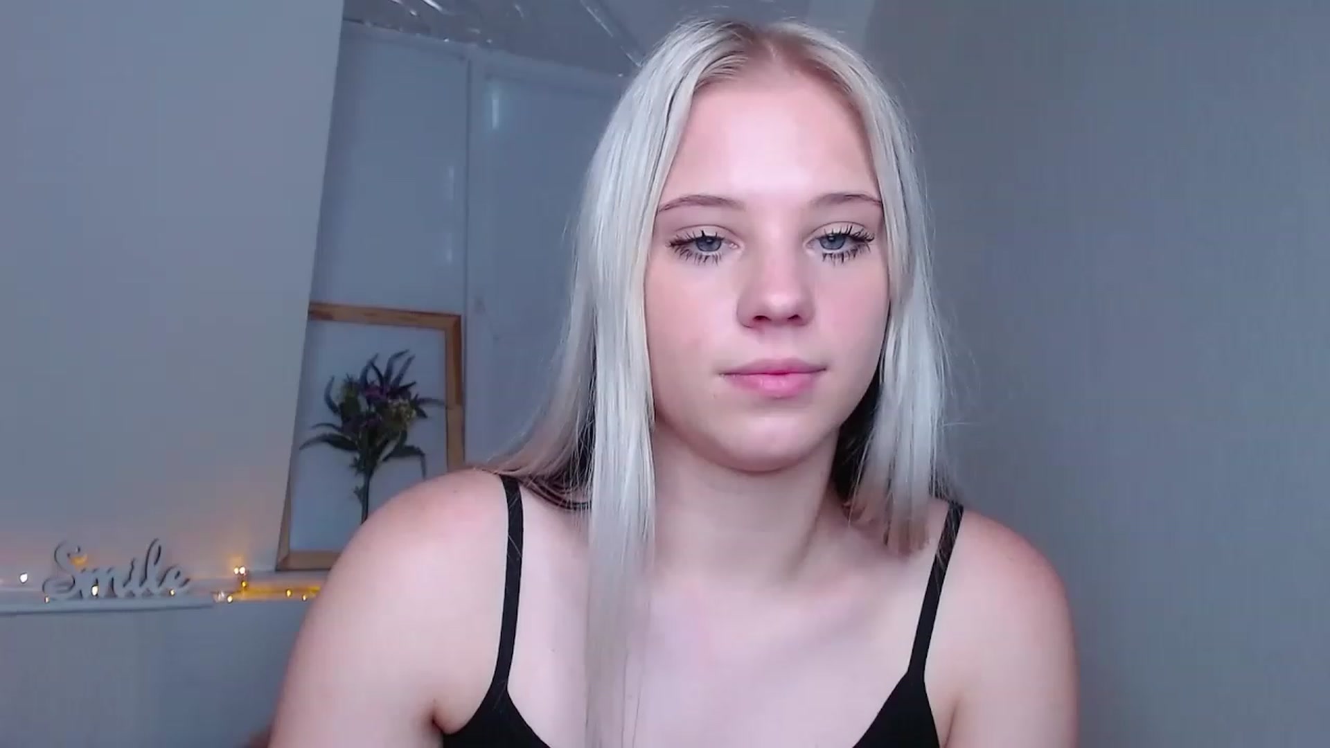 Gallery image thumbnail from Little_k1ttyy's myfreecams stream on, 06/03/2023, 11:52 image 13 of 20