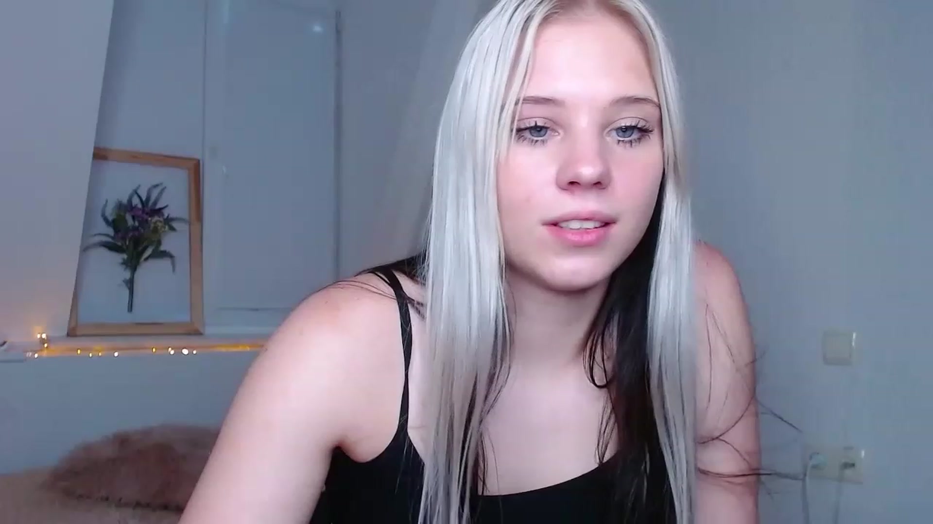 Gallery image thumbnail from Little_k1ttyy's myfreecams stream on, 06/03/2023, 15:05 image 15 of 20