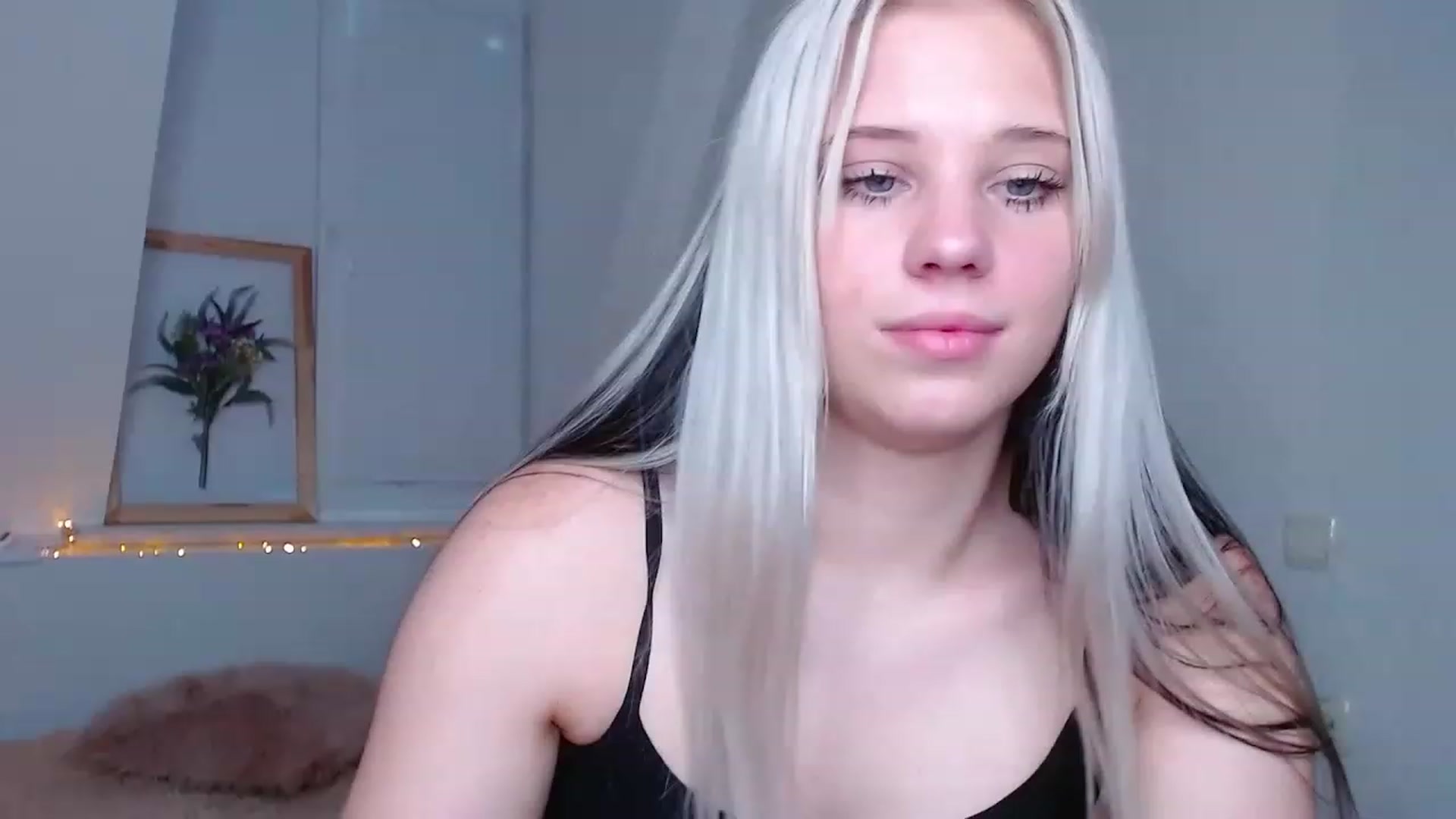 Gallery image thumbnail from Little_k1ttyy's myfreecams stream on, 06/03/2023, 15:05 image 3 of 20