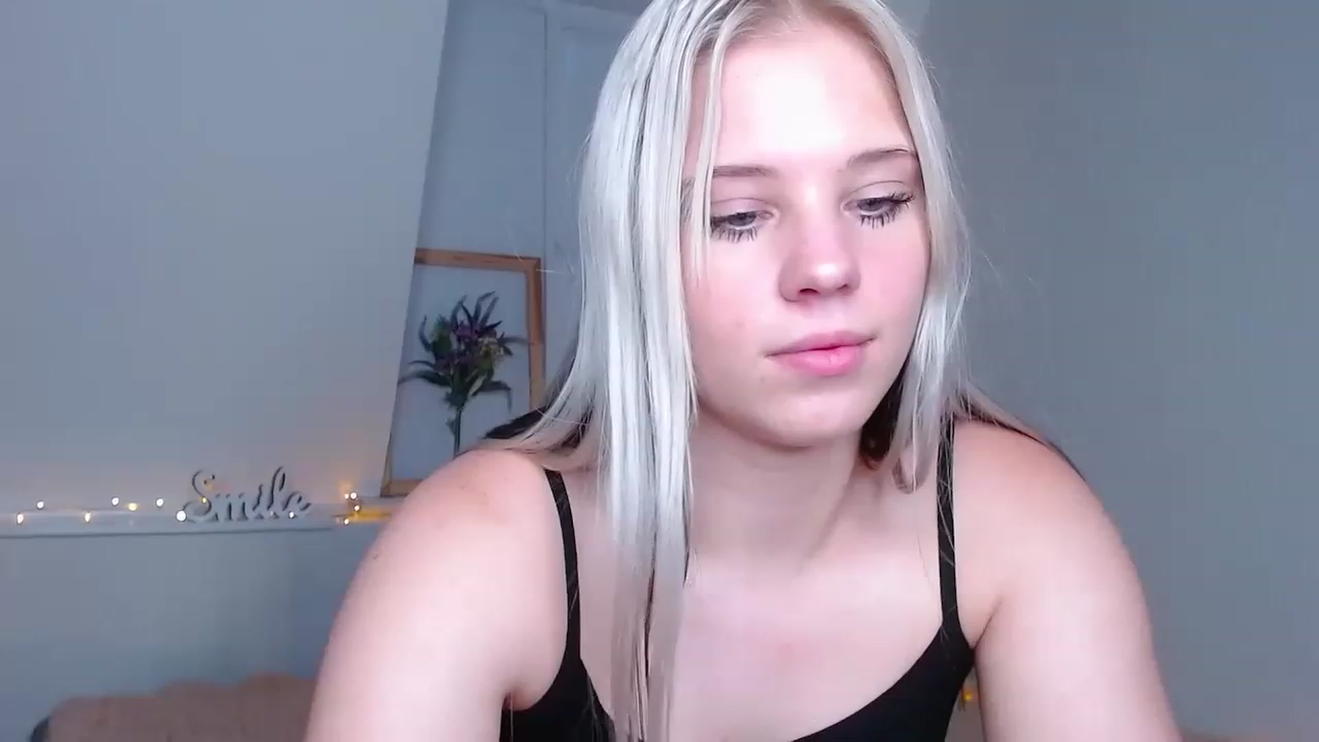 Gallery image thumbnail from Little_k1ttyy's myfreecams stream on, 06/03/2023, 16:16 image 10 of 20