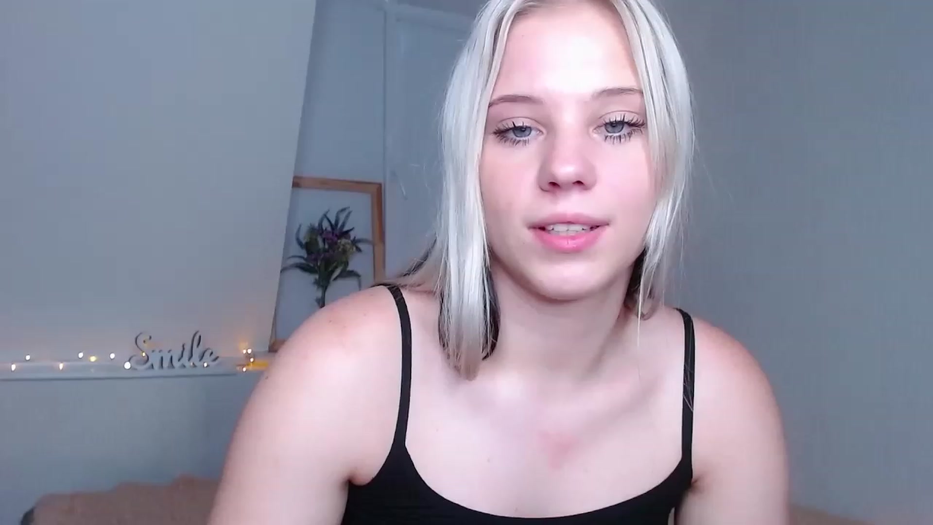 Gallery image thumbnail from Little_k1ttyy's myfreecams stream on, 06/03/2023, 16:16 image 6 of 20