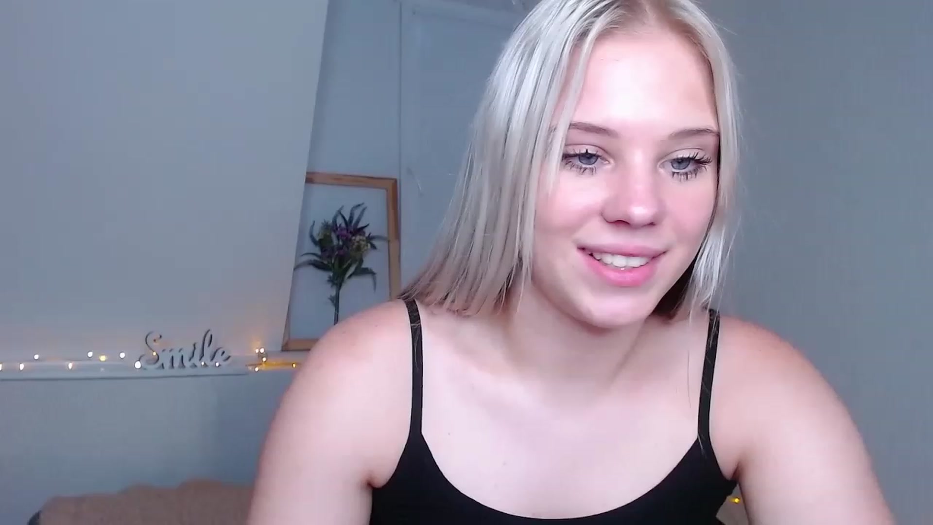 Gallery image thumbnail from Little_k1ttyy's myfreecams stream on, 06/03/2023, 16:16 image 2 of 20