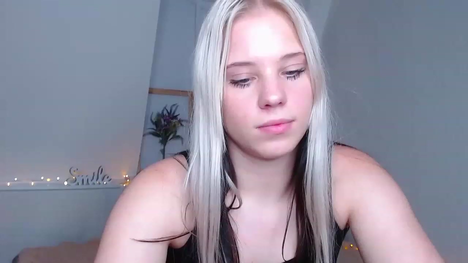 Gallery image thumbnail from Little_k1ttyy's myfreecams stream on, 06/03/2023, 16:16 image 20 of 20