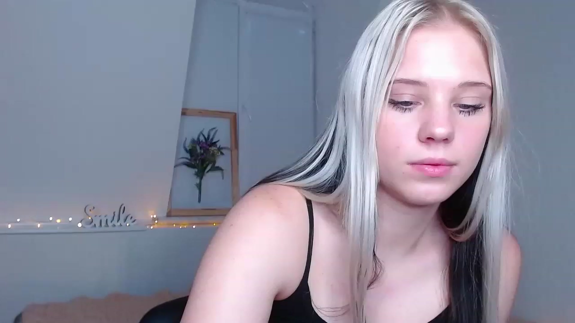 Gallery image thumbnail from Little_k1ttyy's myfreecams stream on, 06/03/2023, 16:16 image 13 of 20