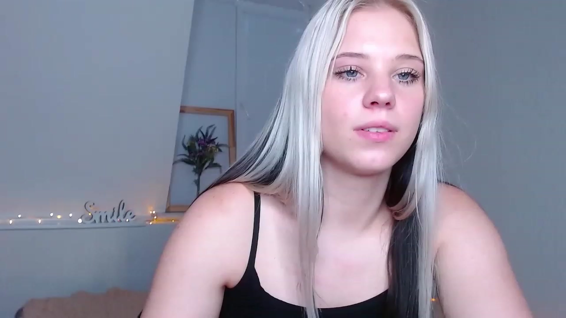 Gallery image thumbnail from Little_k1ttyy's myfreecams stream on, 06/03/2023, 16:16 image 15 of 20