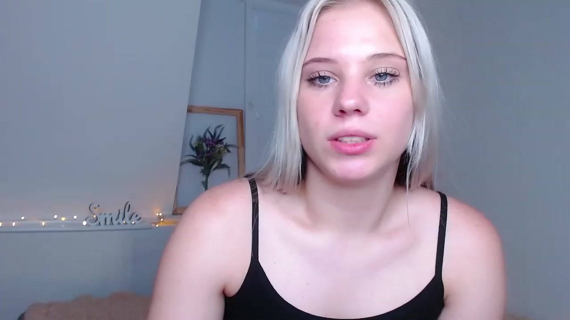 Gallery image thumbnail from Little_k1ttyy's myfreecams stream on, 06/03/2023, 16:16 image 1 of 20
