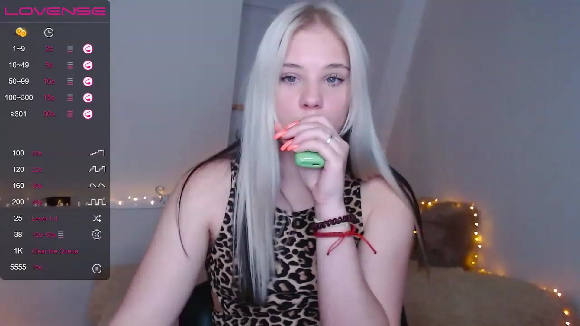 Gallery image thumbnail from Little_k1ttyy's myfreecams stream on, 06/06/2023, 10:46 image 10 of 20