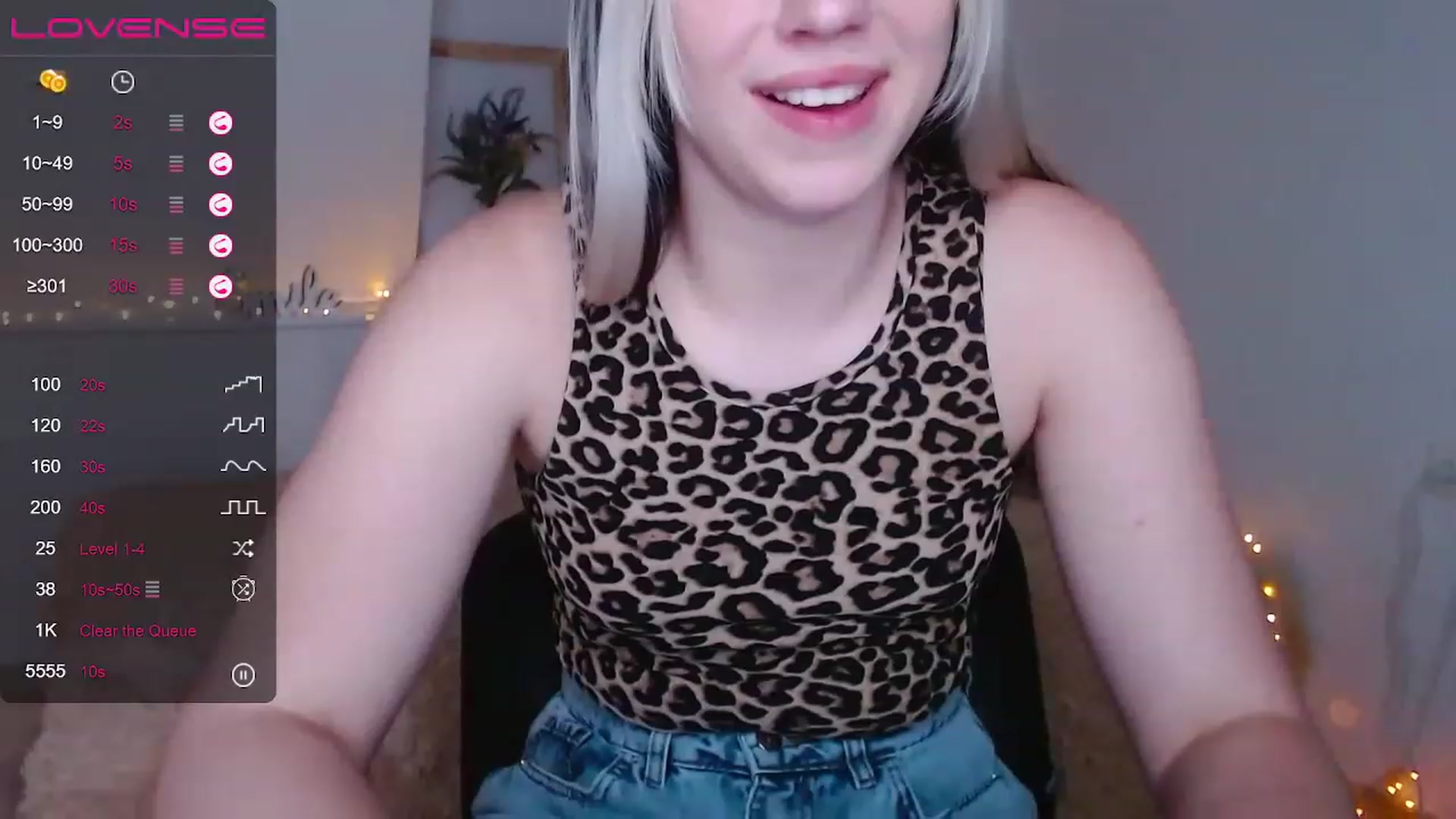 Gallery image thumbnail from Little_k1ttyy's myfreecams stream on, 06/06/2023, 12:41 image 7 of 20