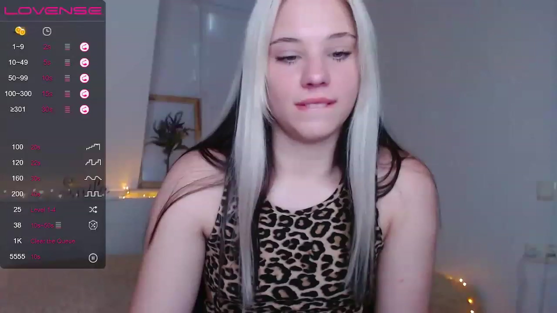 Gallery image thumbnail from Little_k1ttyy's myfreecams stream on, 06/06/2023, 12:41 image 15 of 20