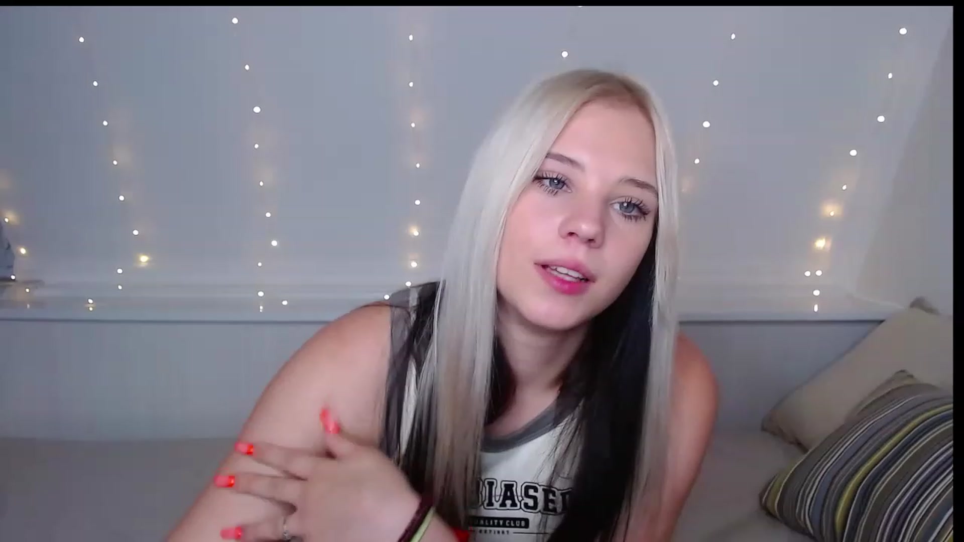 Gallery image thumbnail from Little_k1ttyy's myfreecams stream on, 06/08/2023, 11:24 image 15 of 20