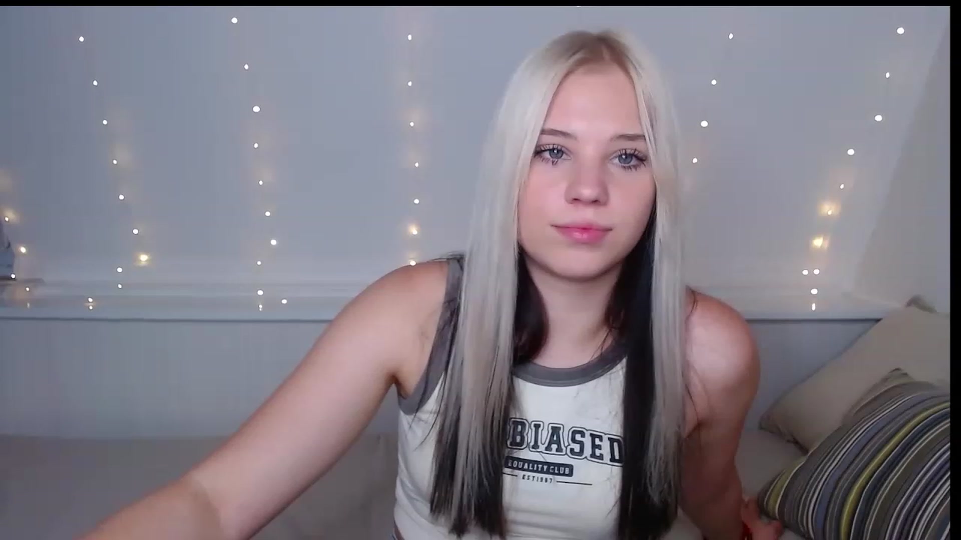 Gallery image thumbnail from Little_k1ttyy's myfreecams stream on, 06/08/2023, 11:24 image 4 of 20
