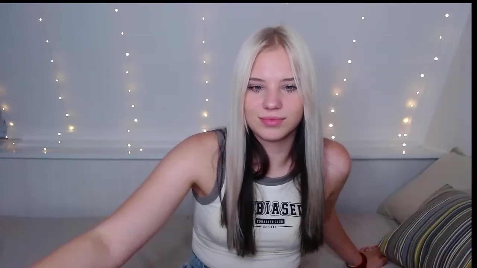 Gallery image thumbnail from Little_k1ttyy's myfreecams stream on, 06/08/2023, 11:24 image 9 of 20