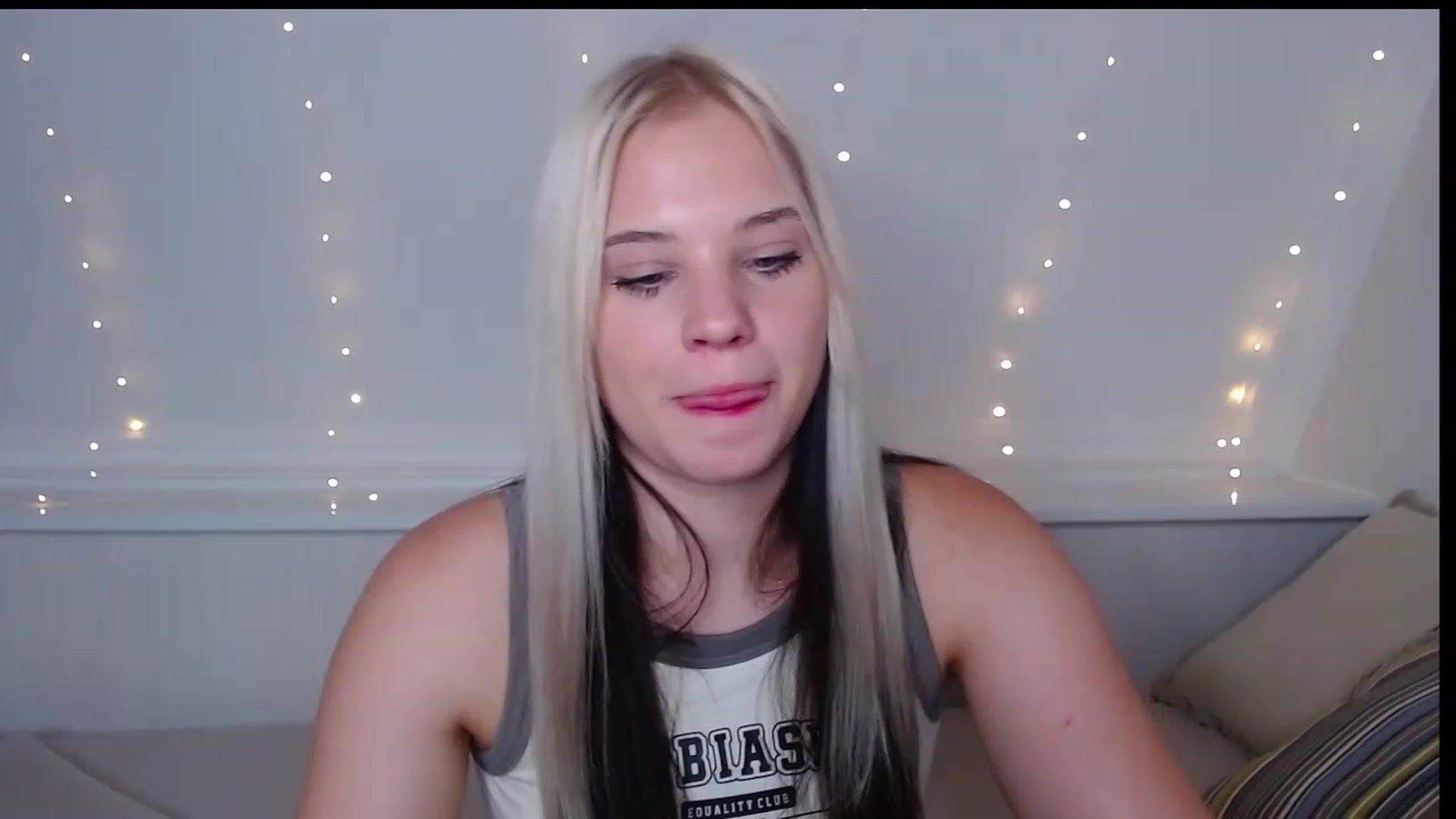Gallery image thumbnail from Little_k1ttyy's myfreecams stream on, 06/08/2023, 13:28 image 14 of 20