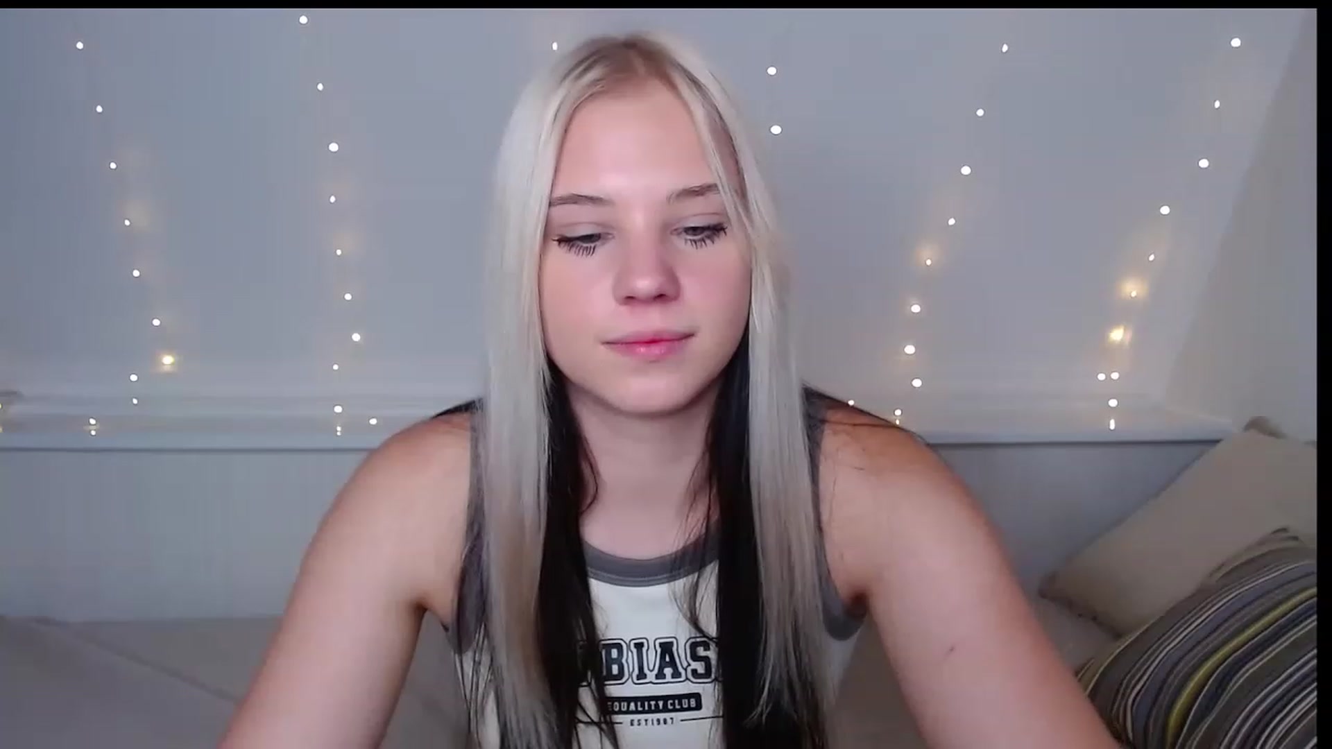 Gallery image thumbnail from Little_k1ttyy's myfreecams stream on, 06/08/2023, 13:28 image 4 of 20