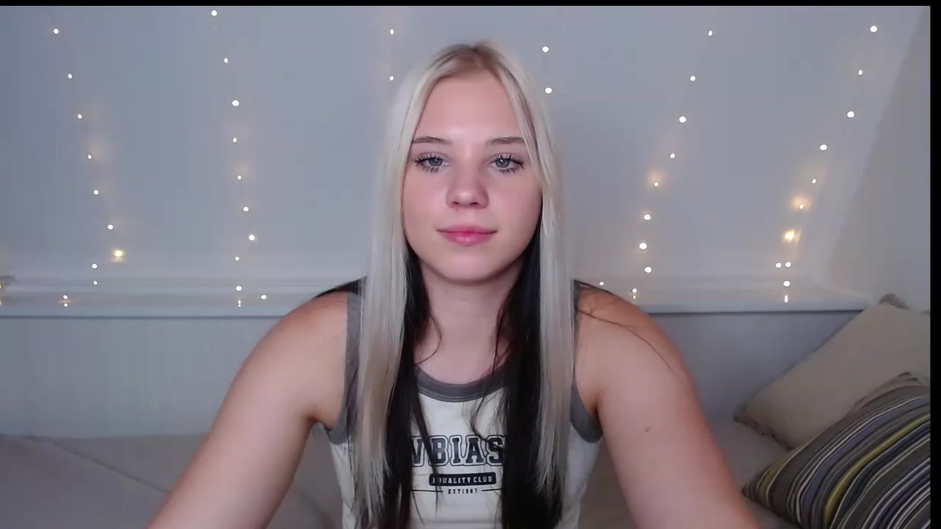Gallery image thumbnail from Little_k1ttyy's myfreecams stream on, 06/08/2023, 13:28 image 6 of 20
