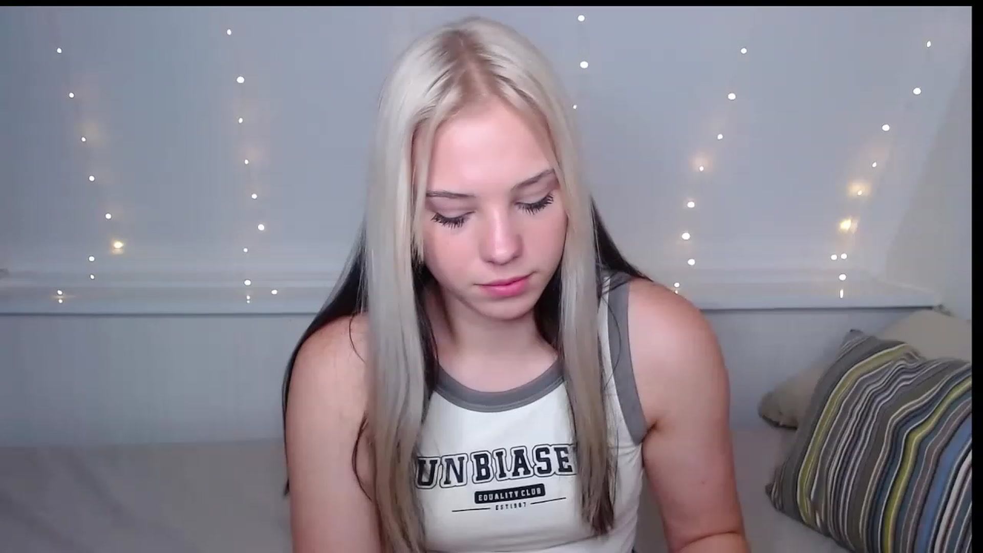 Gallery image thumbnail from Little_k1ttyy's myfreecams stream on, 06/08/2023, 15:45 image 20 of 20