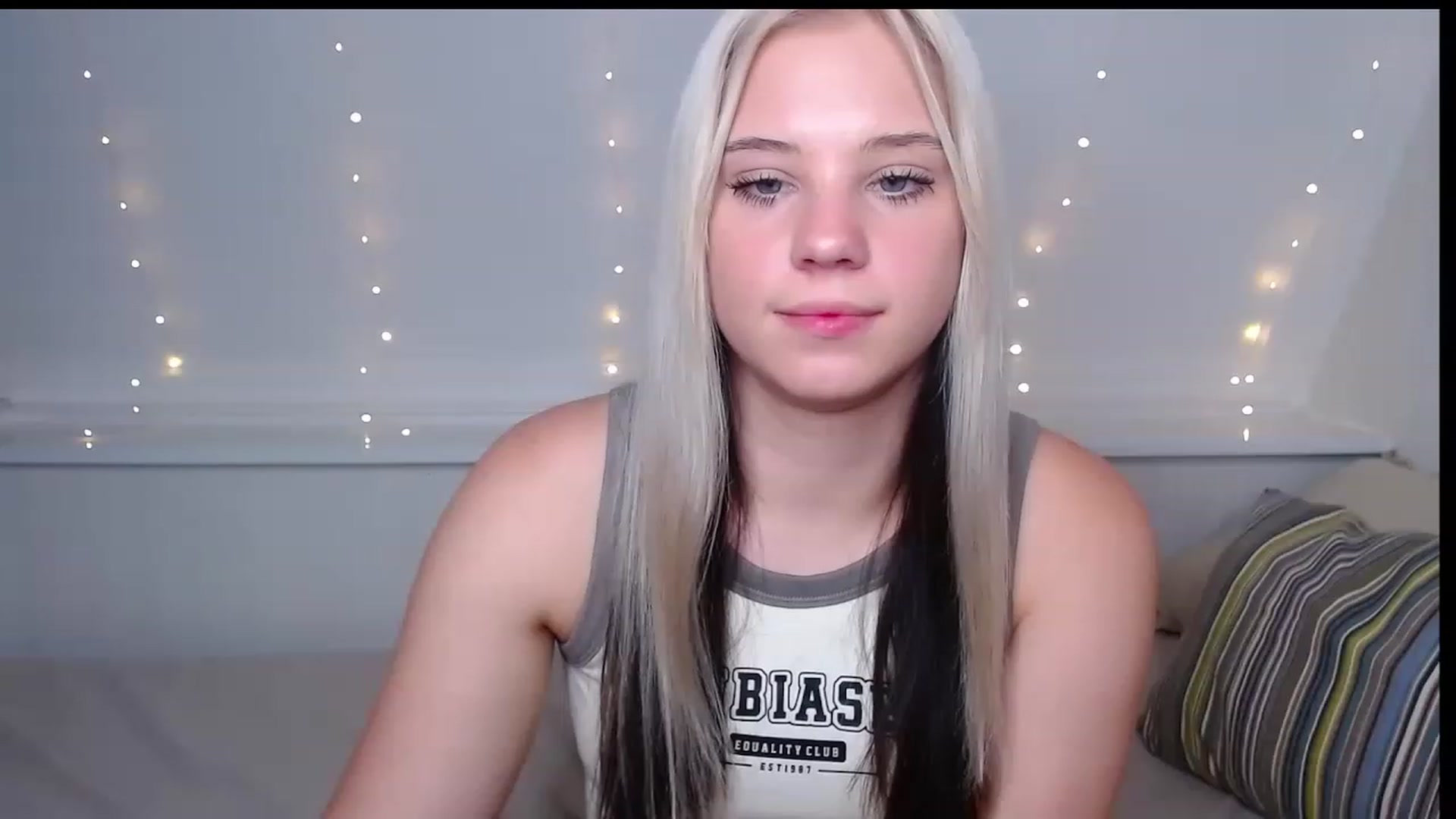 Gallery image thumbnail from Little_k1ttyy's myfreecams stream on, 06/08/2023, 15:45 image 3 of 20