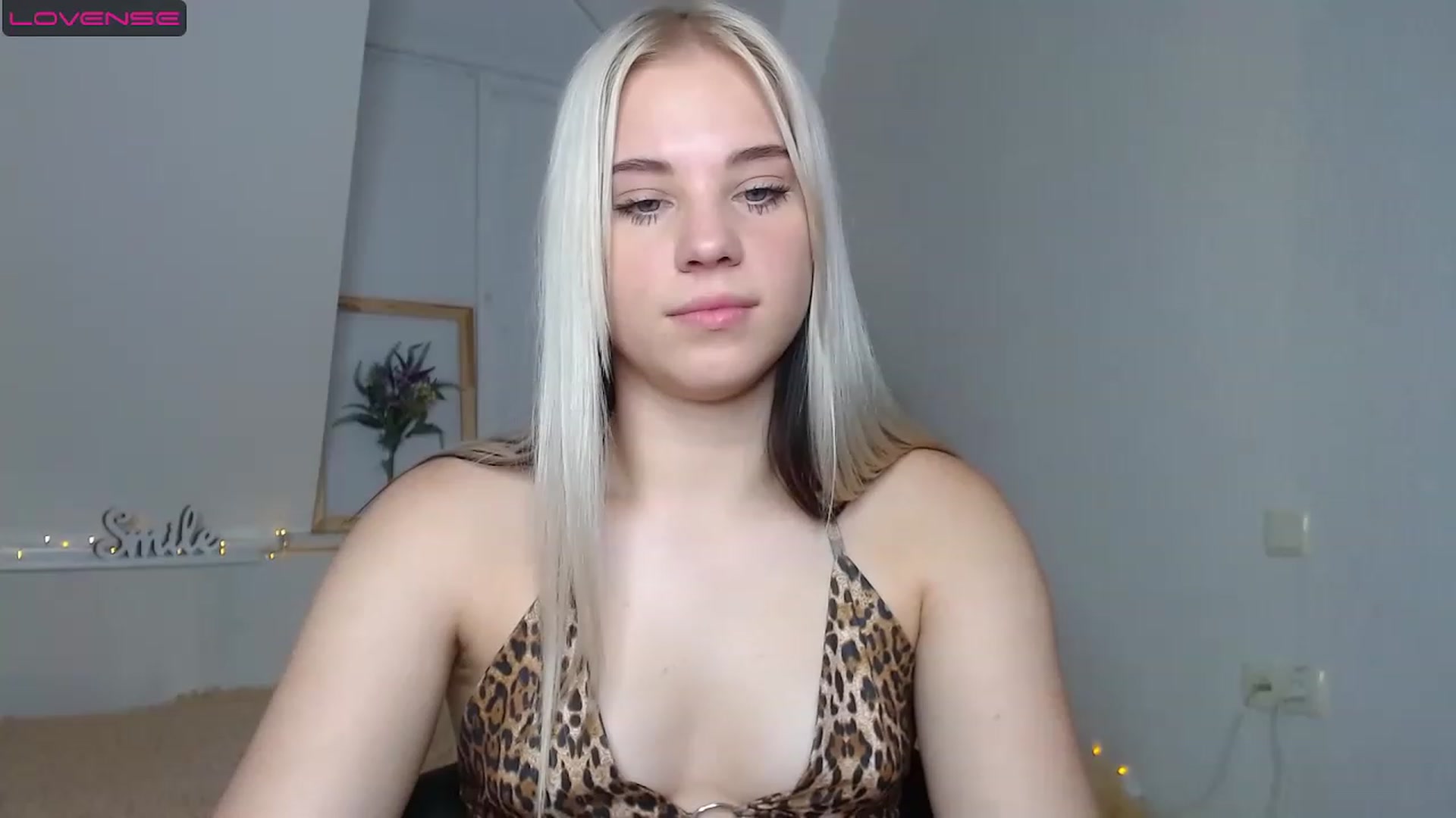 Gallery image thumbnail from Little_k1ttyy's myfreecams stream on, 06/11/2023, 09:51 image 12 of 20