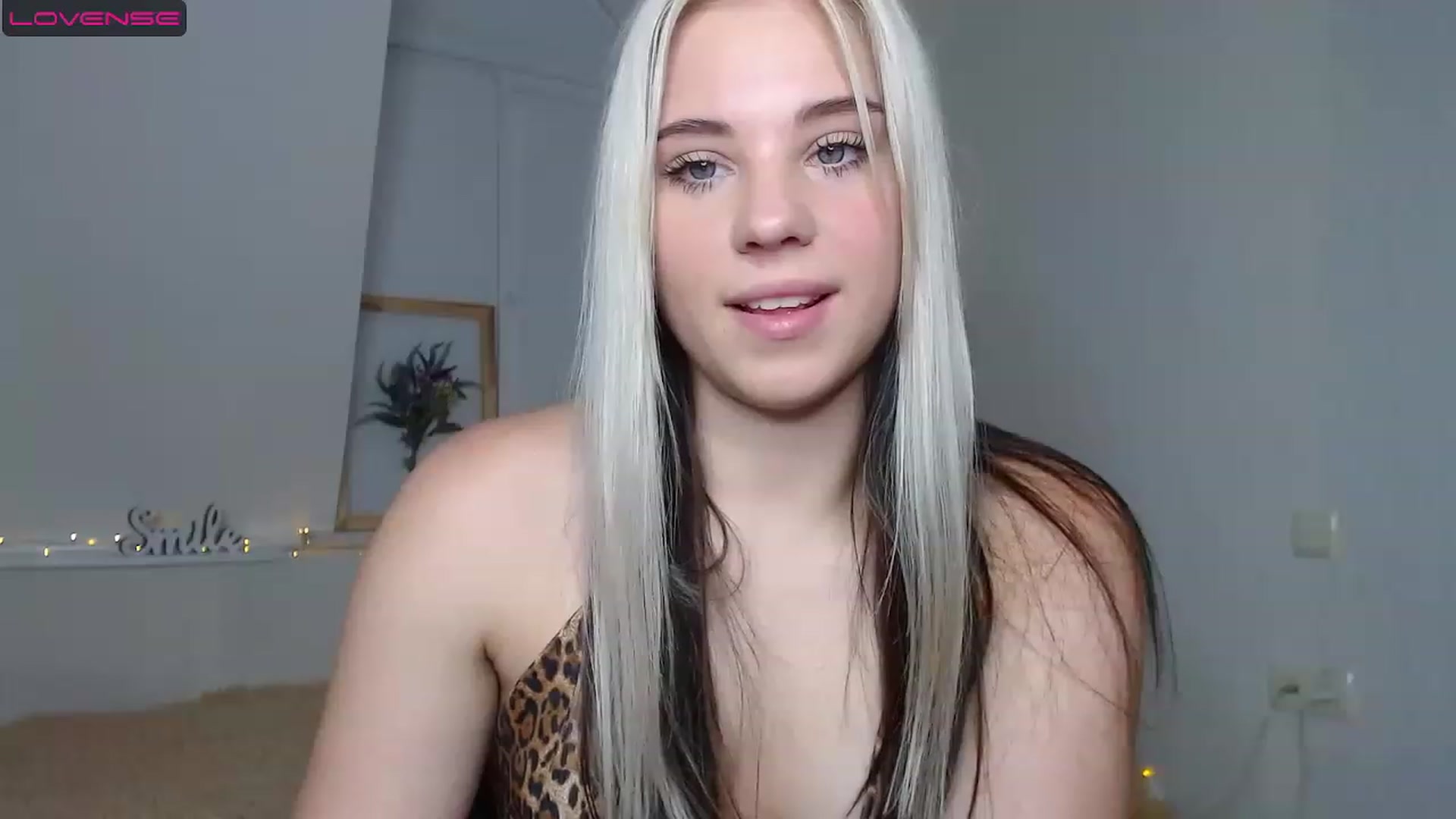 Gallery image thumbnail from Little_k1ttyy's myfreecams stream on, 06/11/2023, 09:51 image 19 of 20