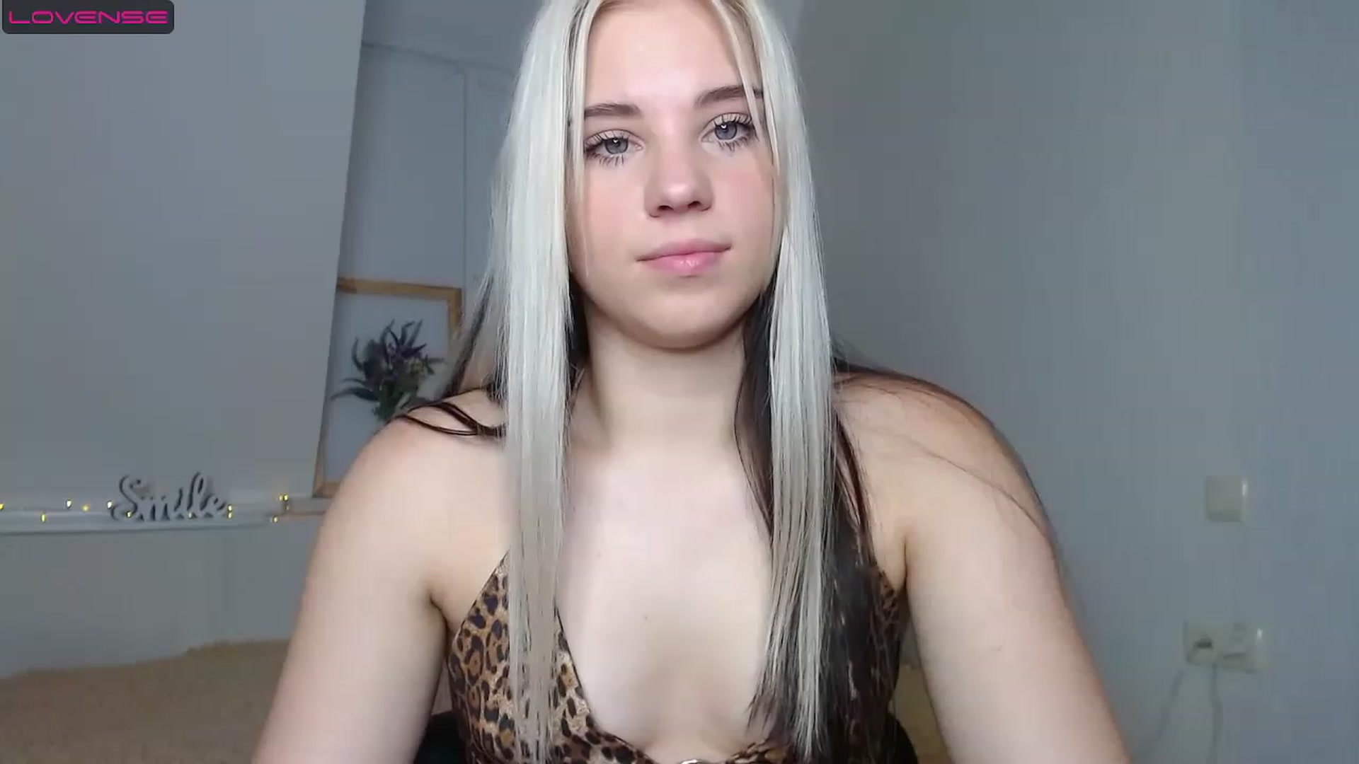 Gallery image thumbnail from Little_k1ttyy's myfreecams stream on, 06/11/2023, 09:51 image 18 of 20