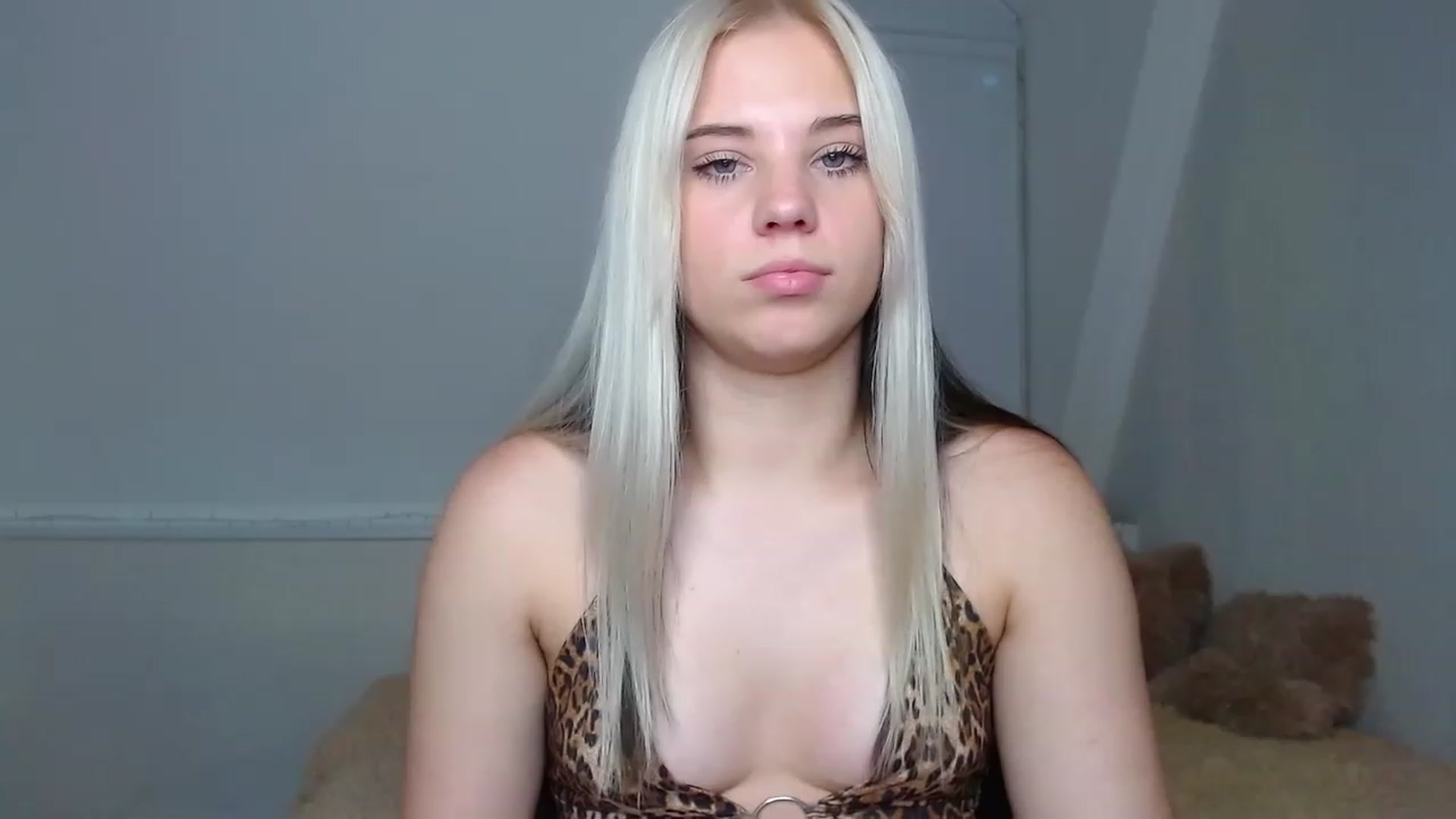 Gallery image thumbnail from Little_k1ttyy's myfreecams stream on, 06/12/2023, 14:23 image 14 of 20