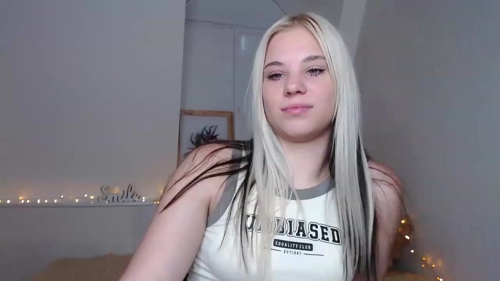 Gallery image thumbnail from Little_k1ttyy's myfreecams stream on, 06/15/2023, 10:43 image 19 of 20