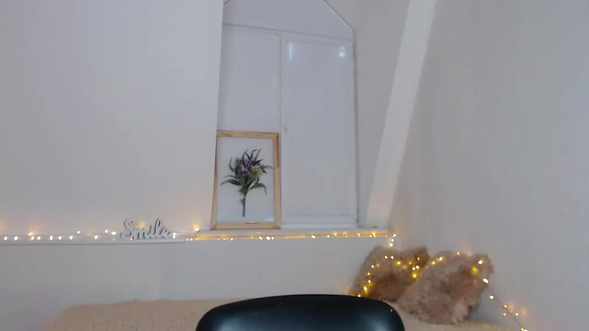 Gallery image thumbnail from Little_k1ttyy's myfreecams stream on, 06/15/2023, 10:43 image 17 of 20