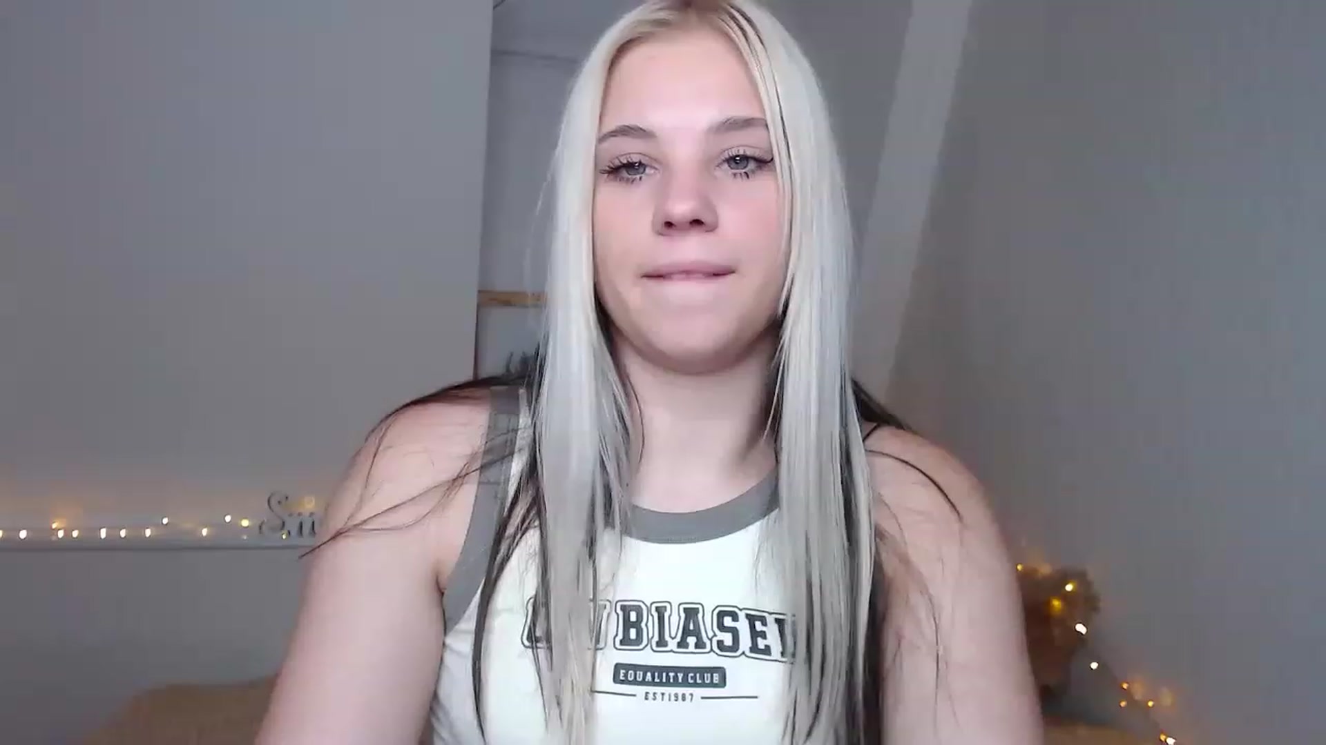 Gallery image thumbnail from Little_k1ttyy's myfreecams stream on, 06/15/2023, 10:43 image 20 of 20