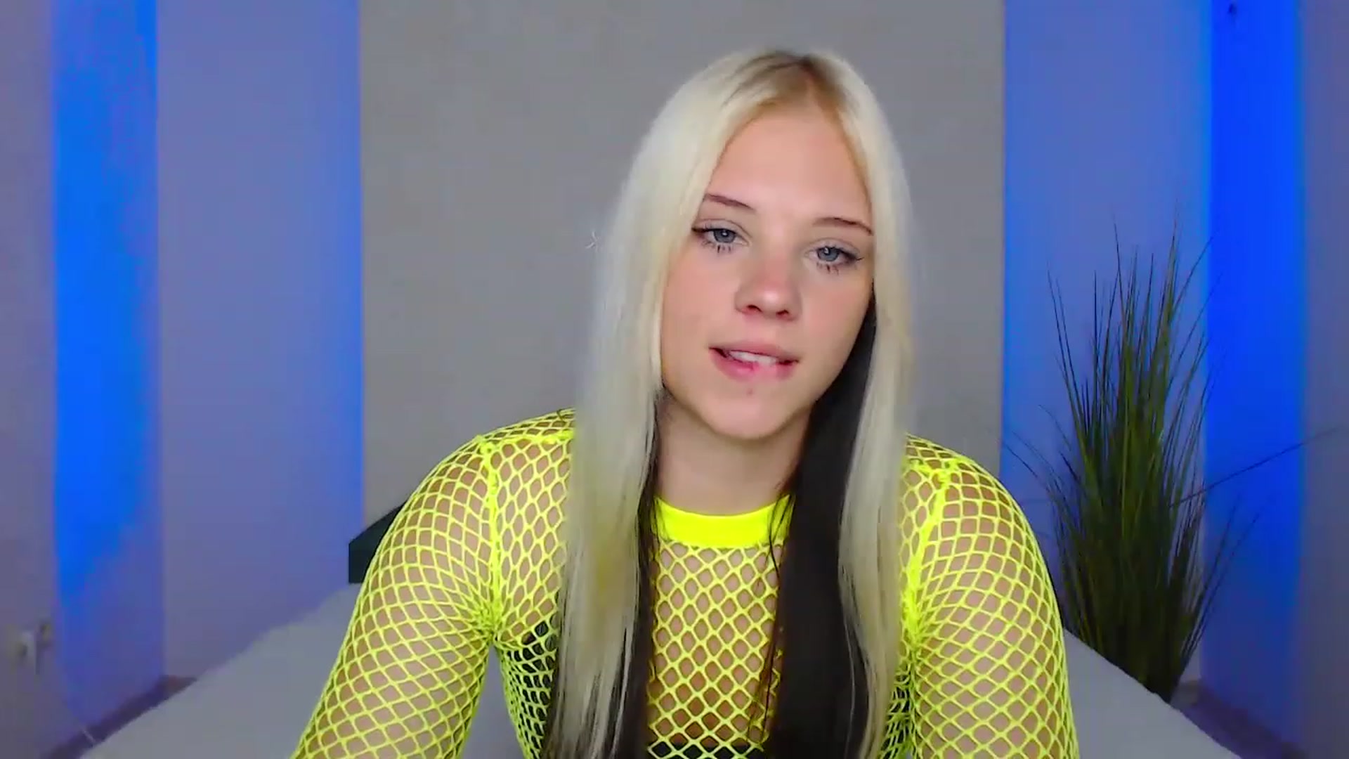 Gallery image thumbnail from Little_k1ttyy's myfreecams stream on, 06/21/2023, 12:52 image 6 of 20