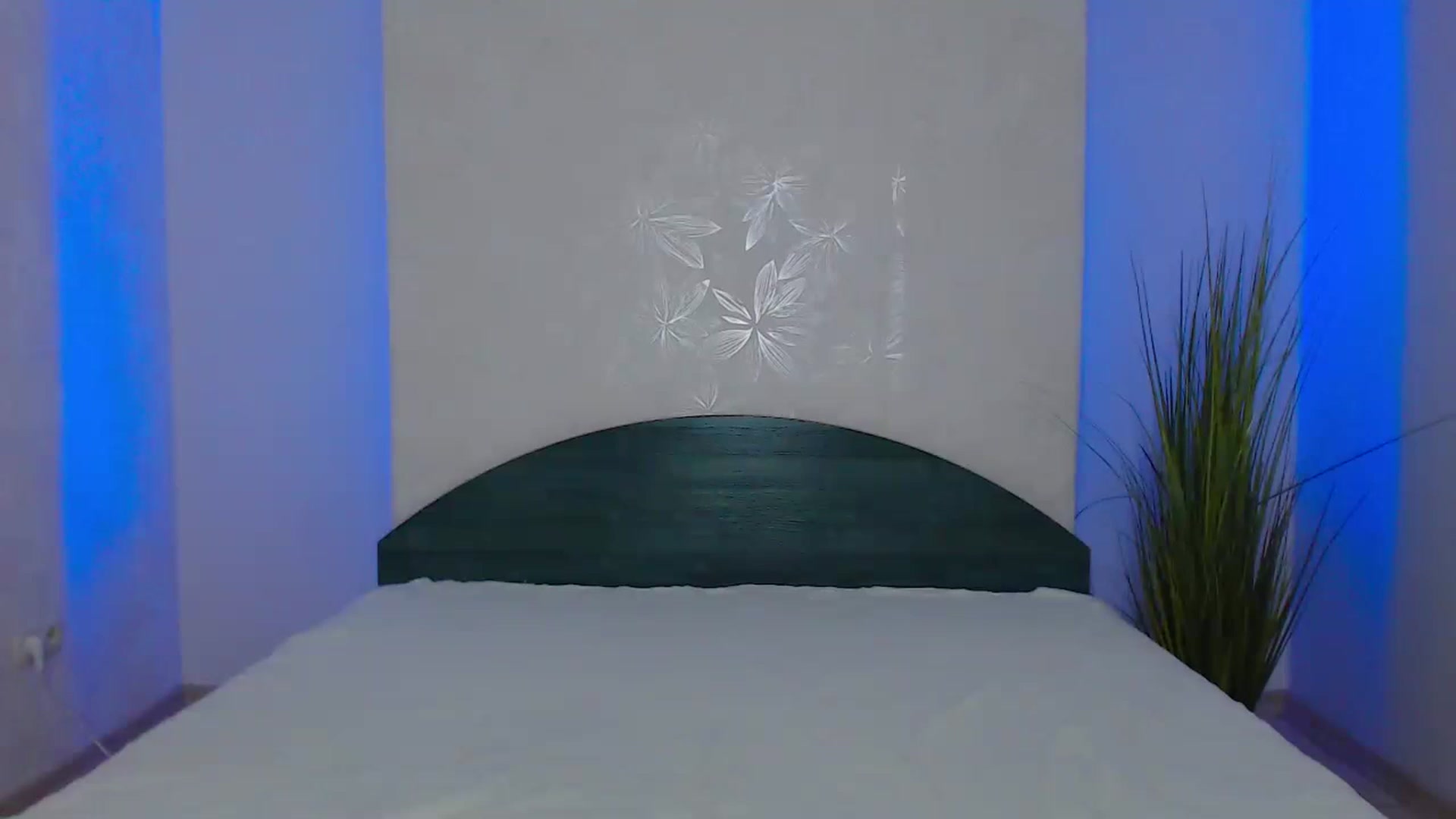 Gallery image thumbnail from Little_k1ttyy's myfreecams stream on, 06/21/2023, 12:52 image 20 of 20