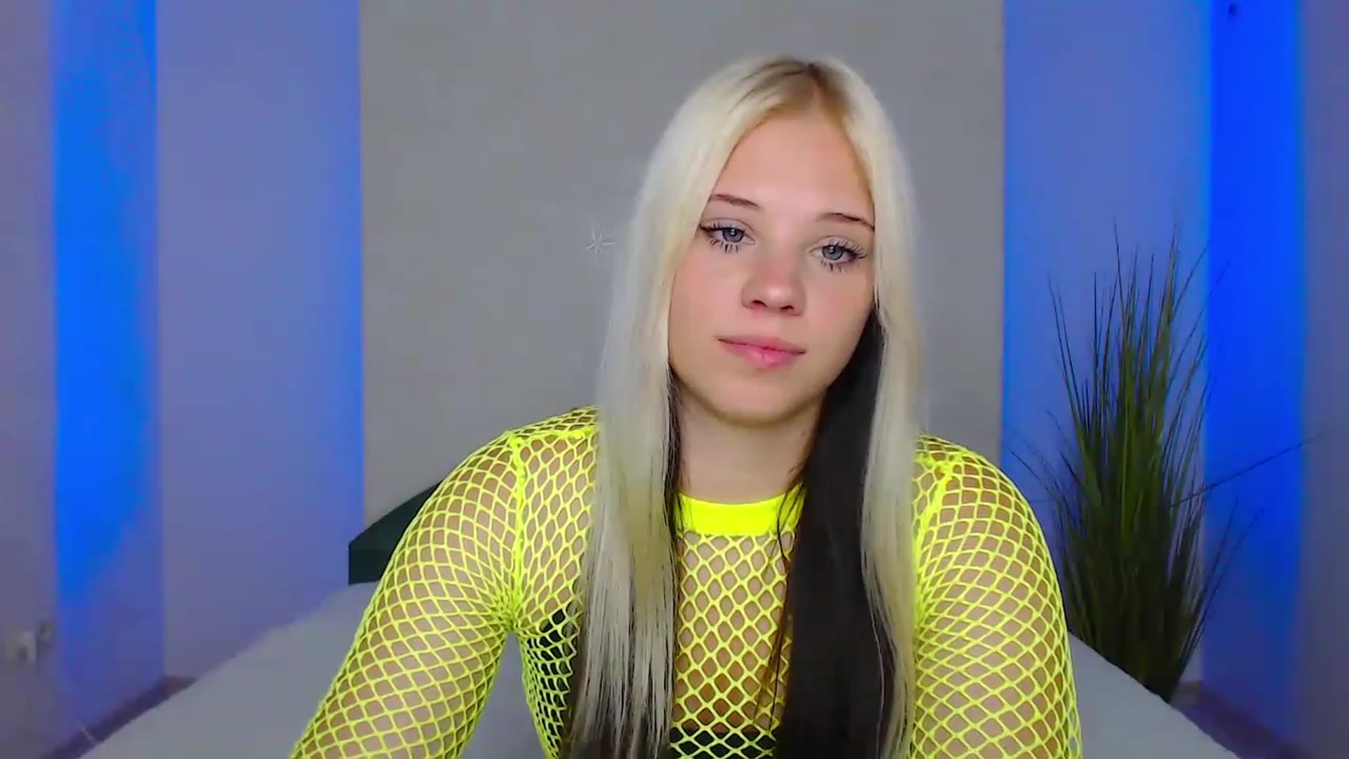 Gallery image thumbnail from Little_k1ttyy's myfreecams stream on, 06/21/2023, 12:52 image 7 of 20