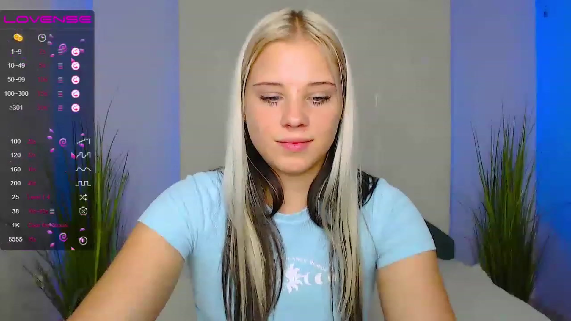 Gallery image thumbnail from Little_k1ttyy's myfreecams stream on, 06/24/2023, 15:11 image 17 of 20