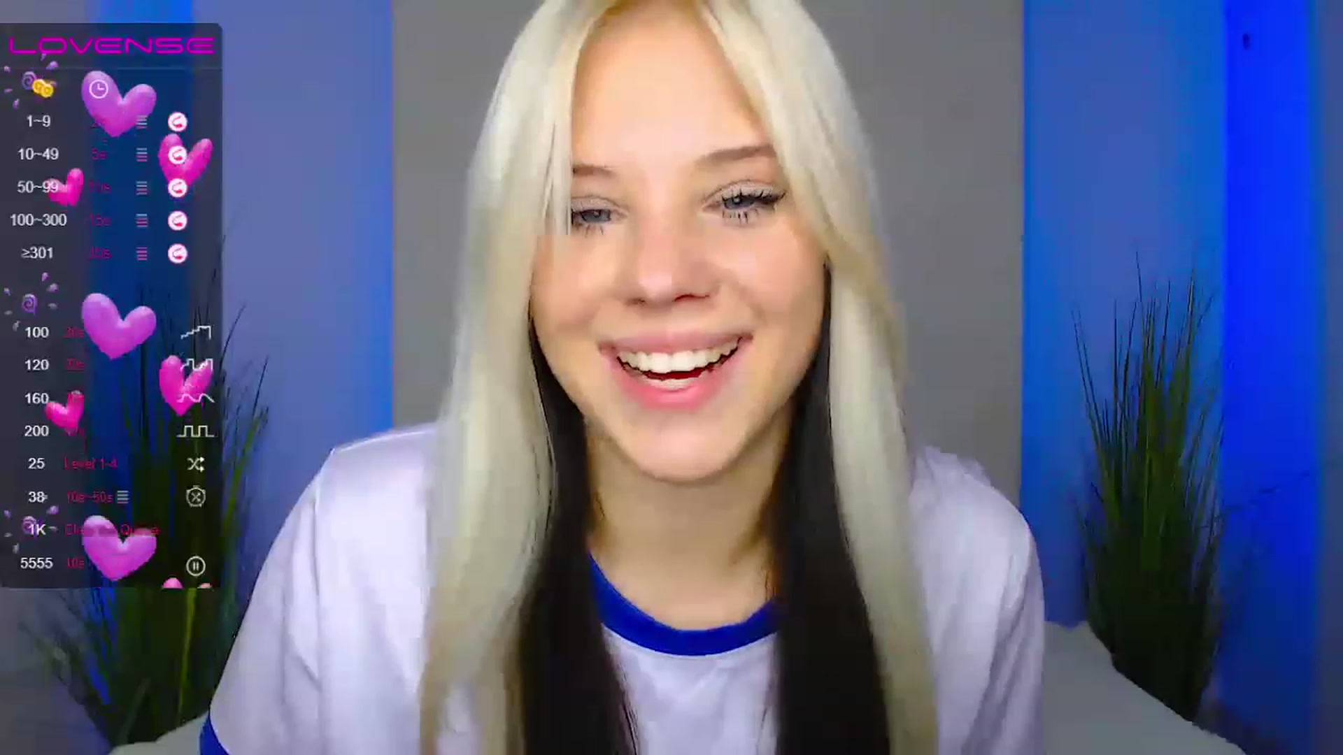 Gallery image thumbnail from Little_k1ttyy's myfreecams stream on, 06/25/2023, 10:06 image 7 of 20