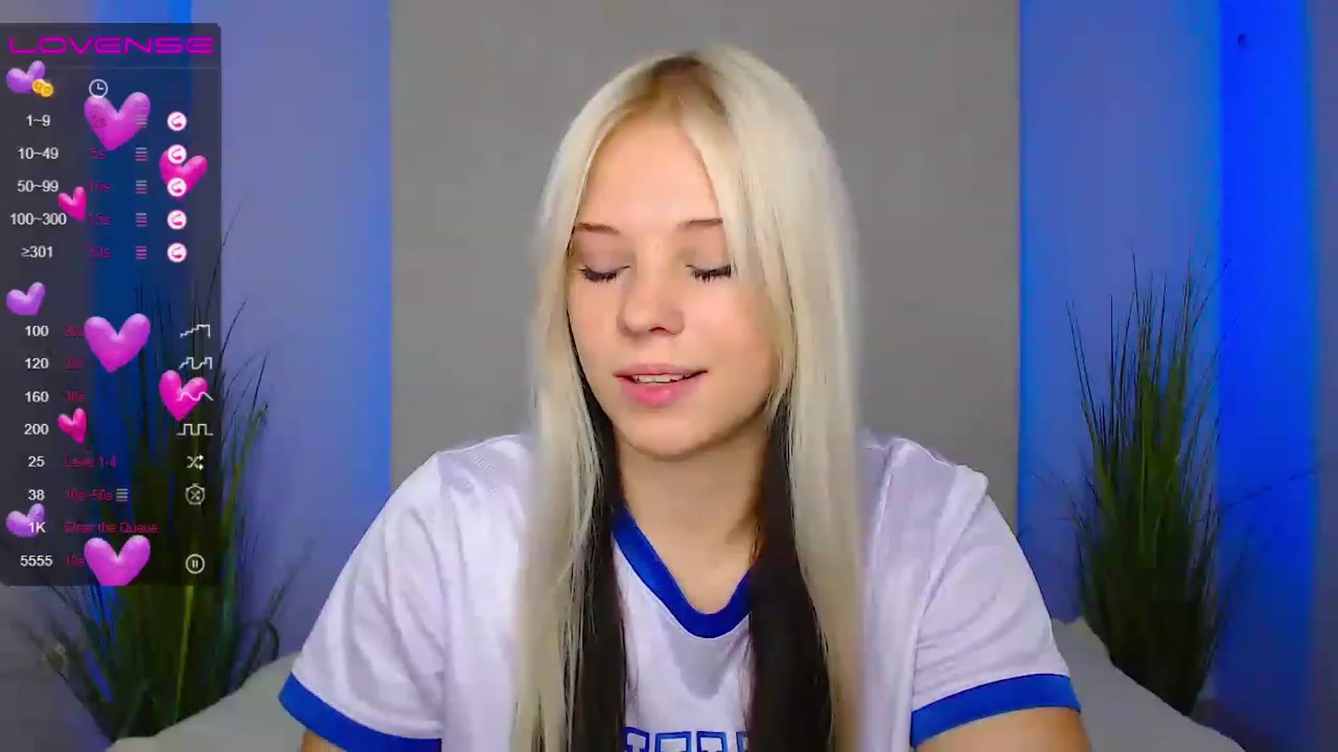 Gallery image thumbnail from Little_k1ttyy's myfreecams stream on, 06/25/2023, 10:06 image 12 of 20