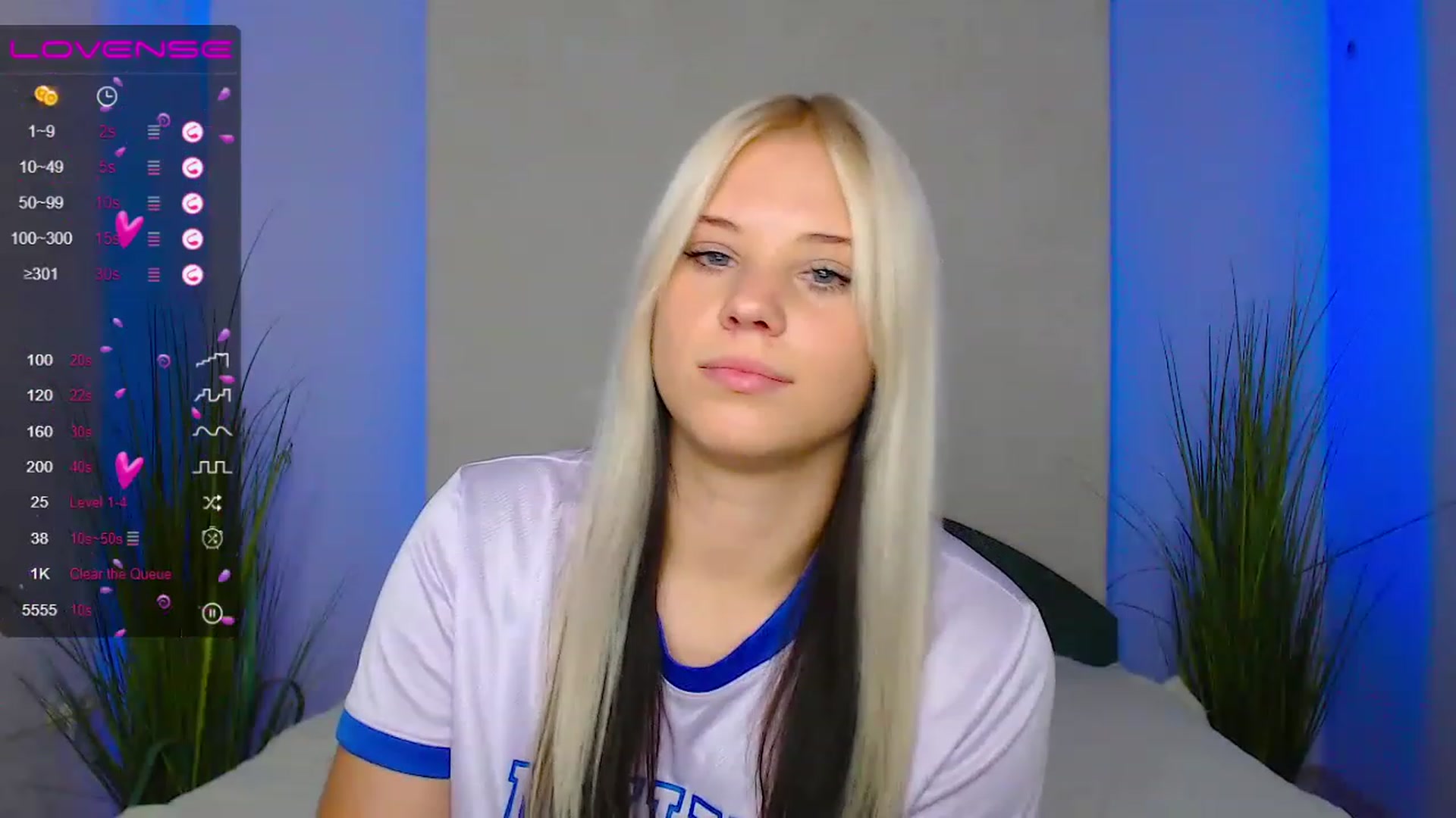 Gallery image thumbnail from Little_k1ttyy's myfreecams stream on, 06/25/2023, 10:06 image 14 of 20