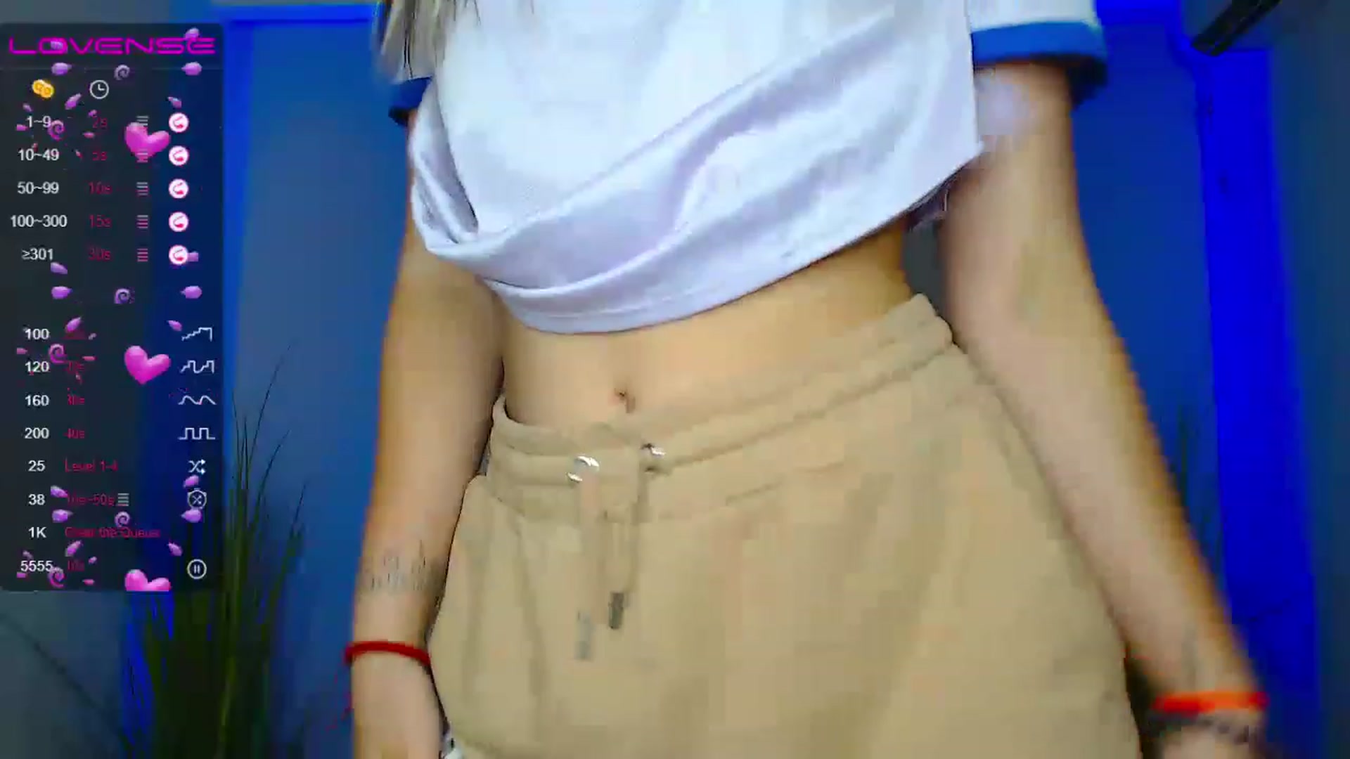 Gallery image thumbnail from Little_k1ttyy's myfreecams stream on, 06/25/2023, 10:06 image 5 of 20