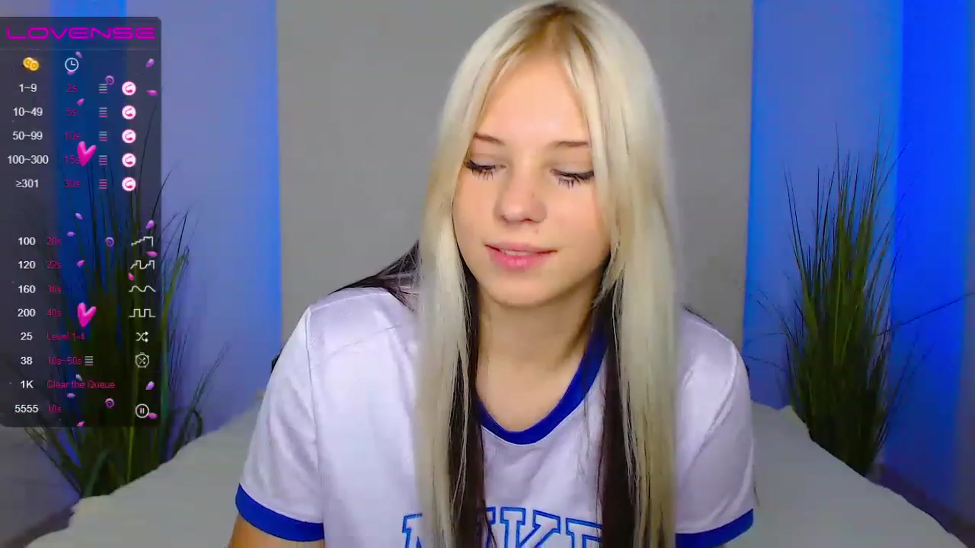Gallery image thumbnail from Little_k1ttyy's myfreecams stream on, 06/25/2023, 10:06 image 3 of 20
