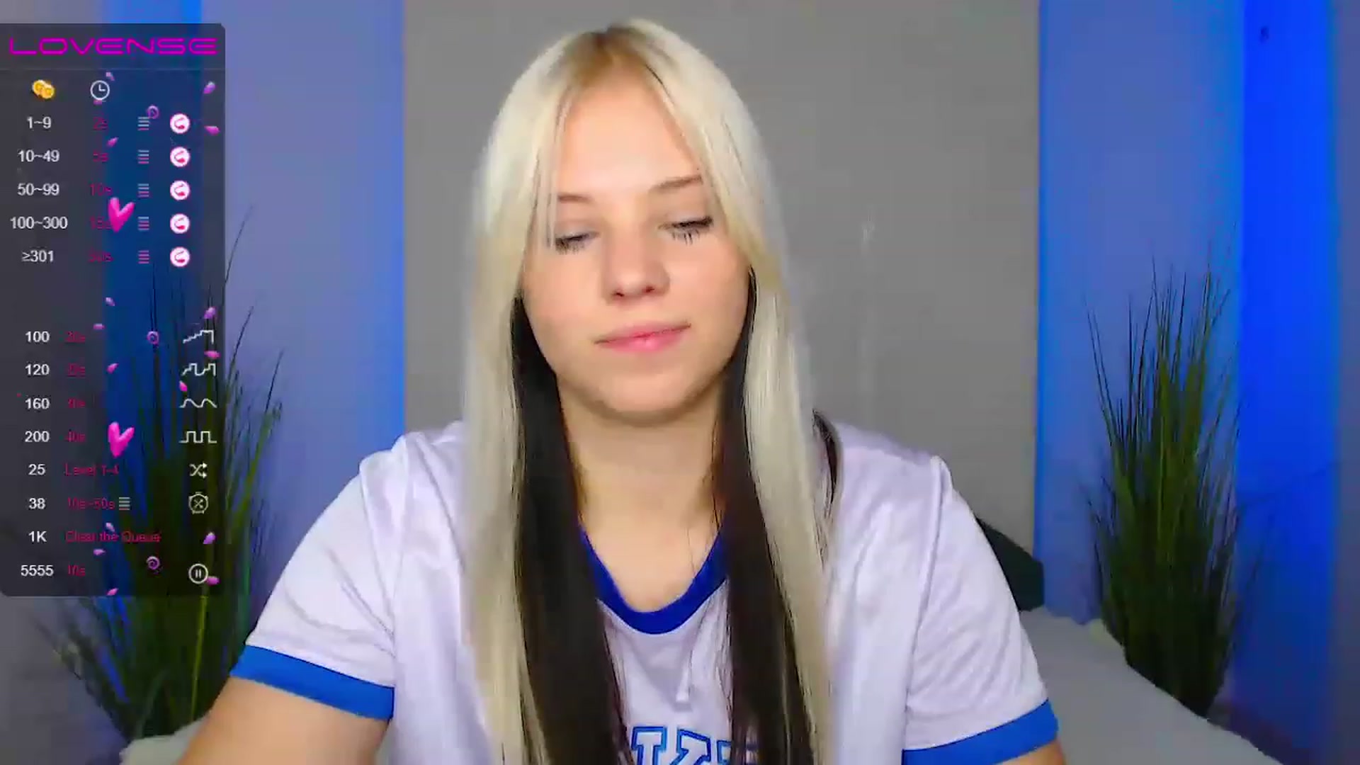 Gallery image thumbnail from Little_k1ttyy's myfreecams stream on, 06/25/2023, 10:06 image 6 of 20