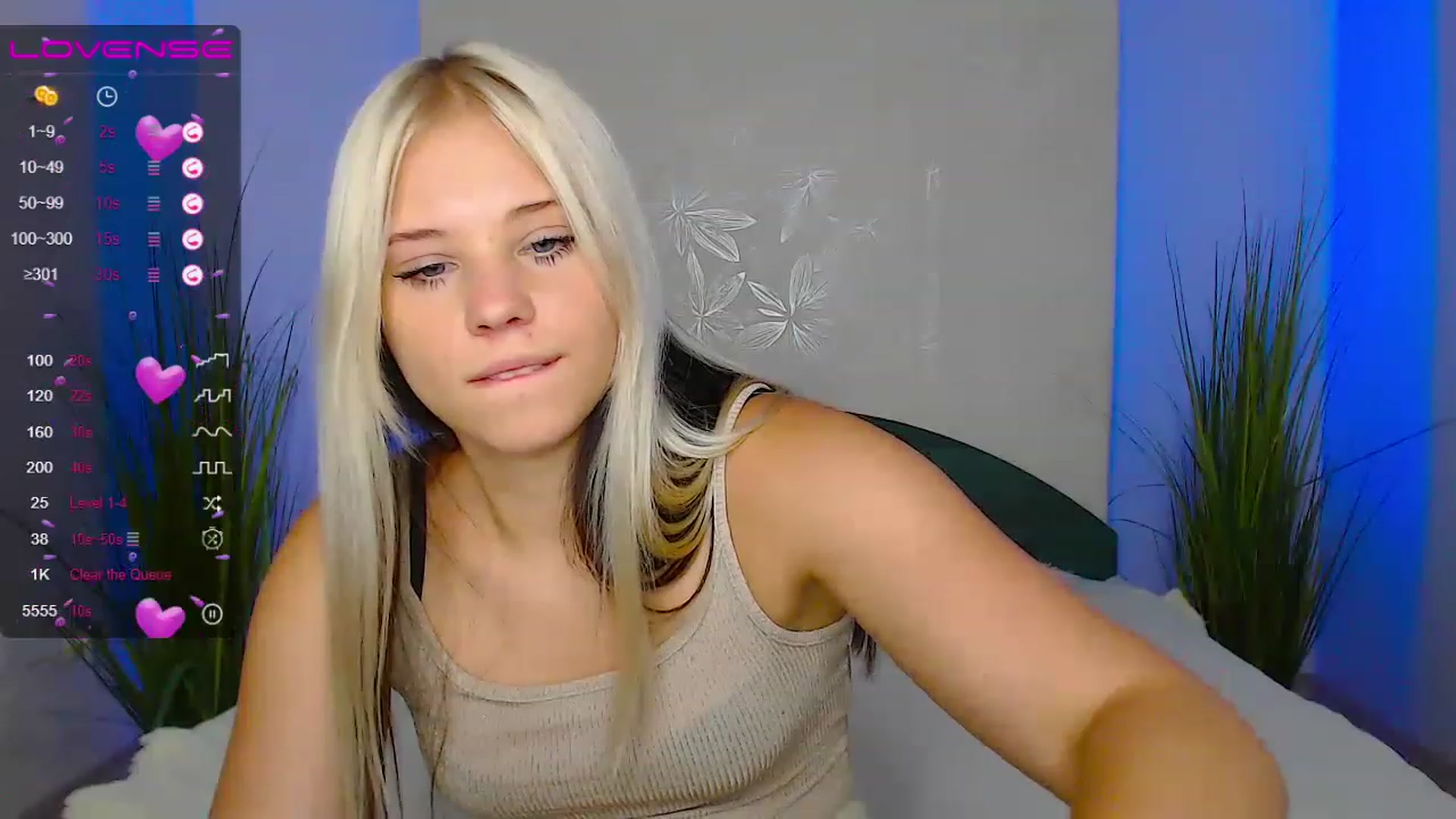 Gallery image thumbnail from Little_k1ttyy's myfreecams stream on, 06/25/2023, 10:53 image 9 of 20