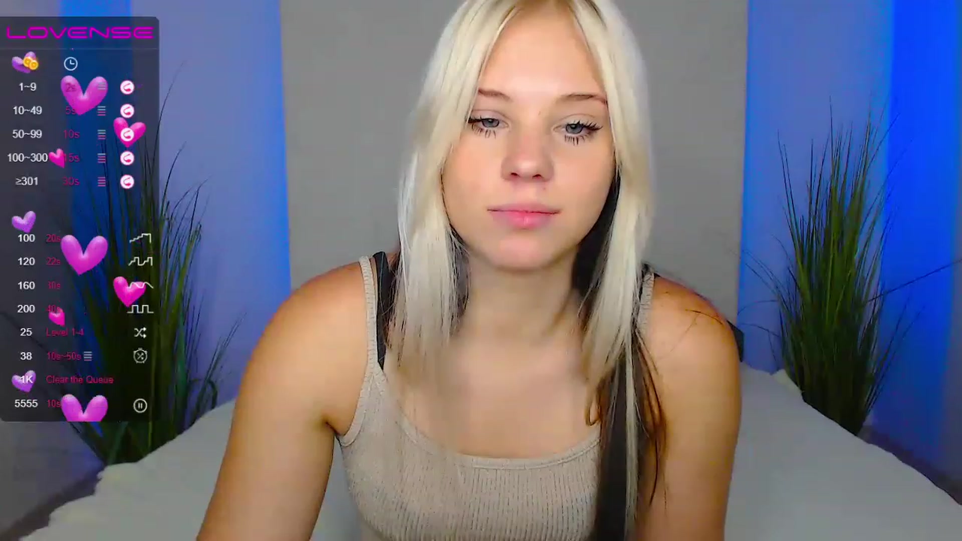 Gallery image thumbnail from Little_k1ttyy's myfreecams stream on, 06/25/2023, 10:53 image 17 of 20