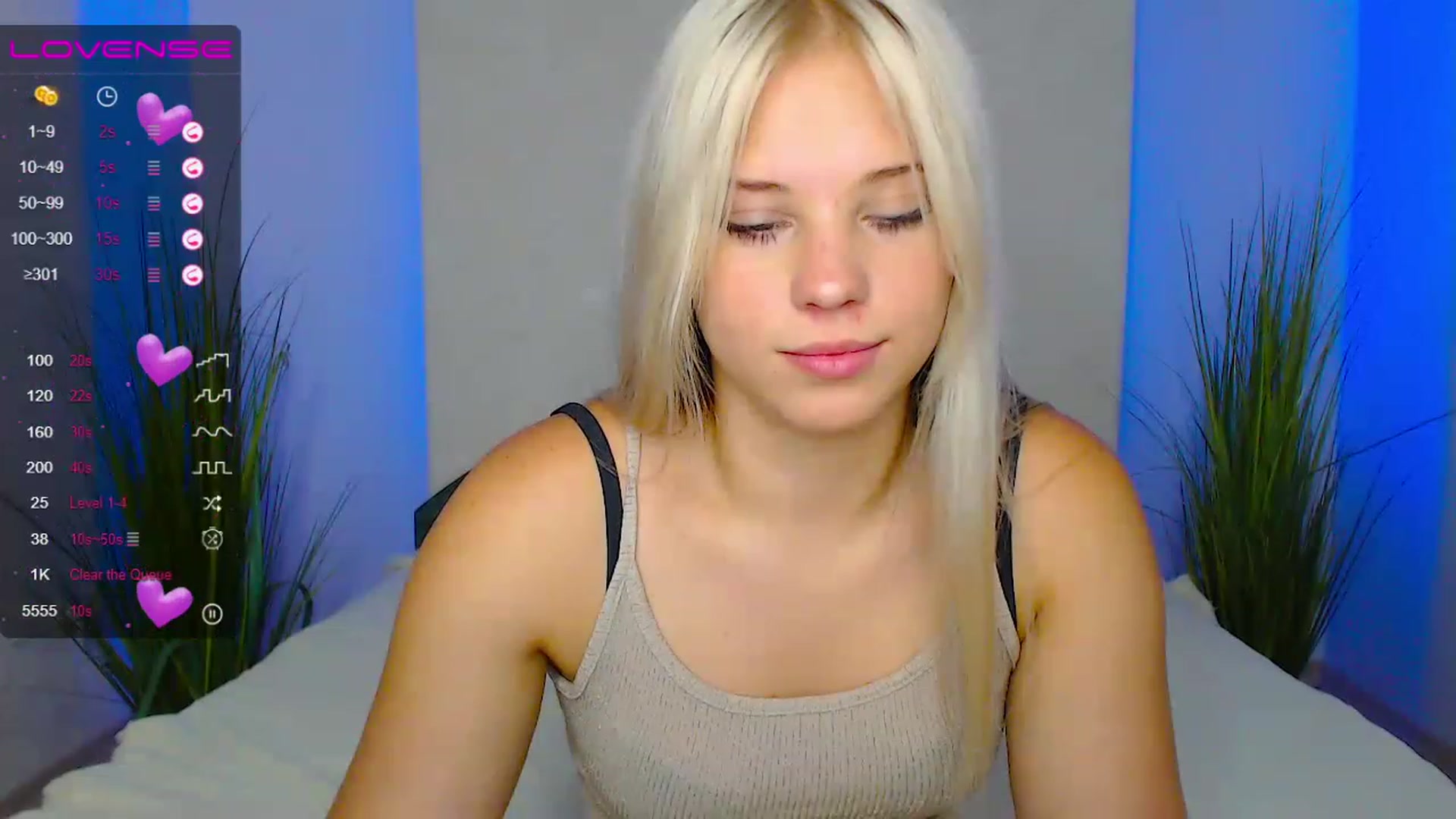 Gallery image thumbnail from Little_k1ttyy's myfreecams stream on, 06/25/2023, 11:53 image 16 of 20
