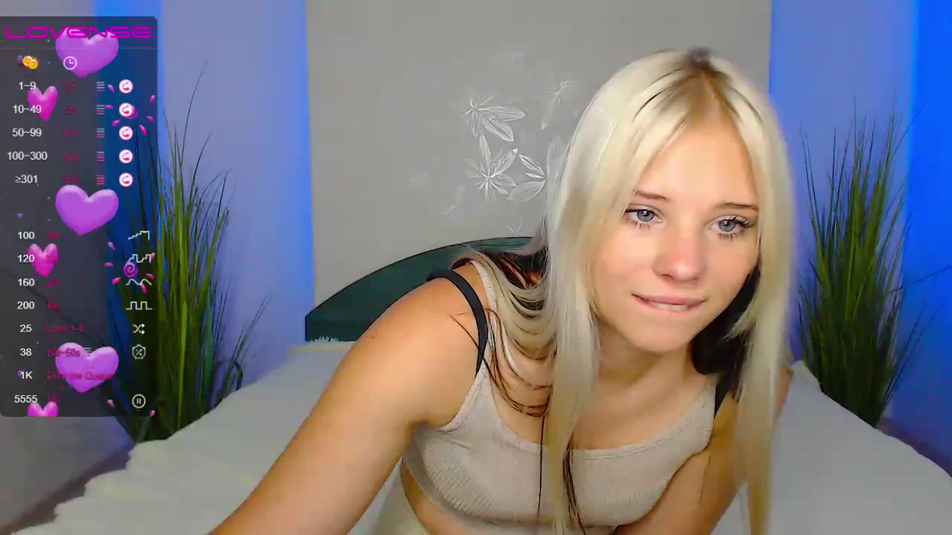 Gallery image thumbnail from Little_k1ttyy's myfreecams stream on, 06/25/2023, 11:53 image 6 of 20