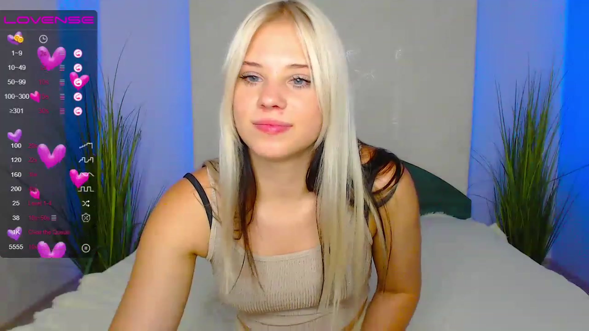 Gallery image thumbnail from Little_k1ttyy's myfreecams stream on, 06/25/2023, 11:53 image 10 of 20