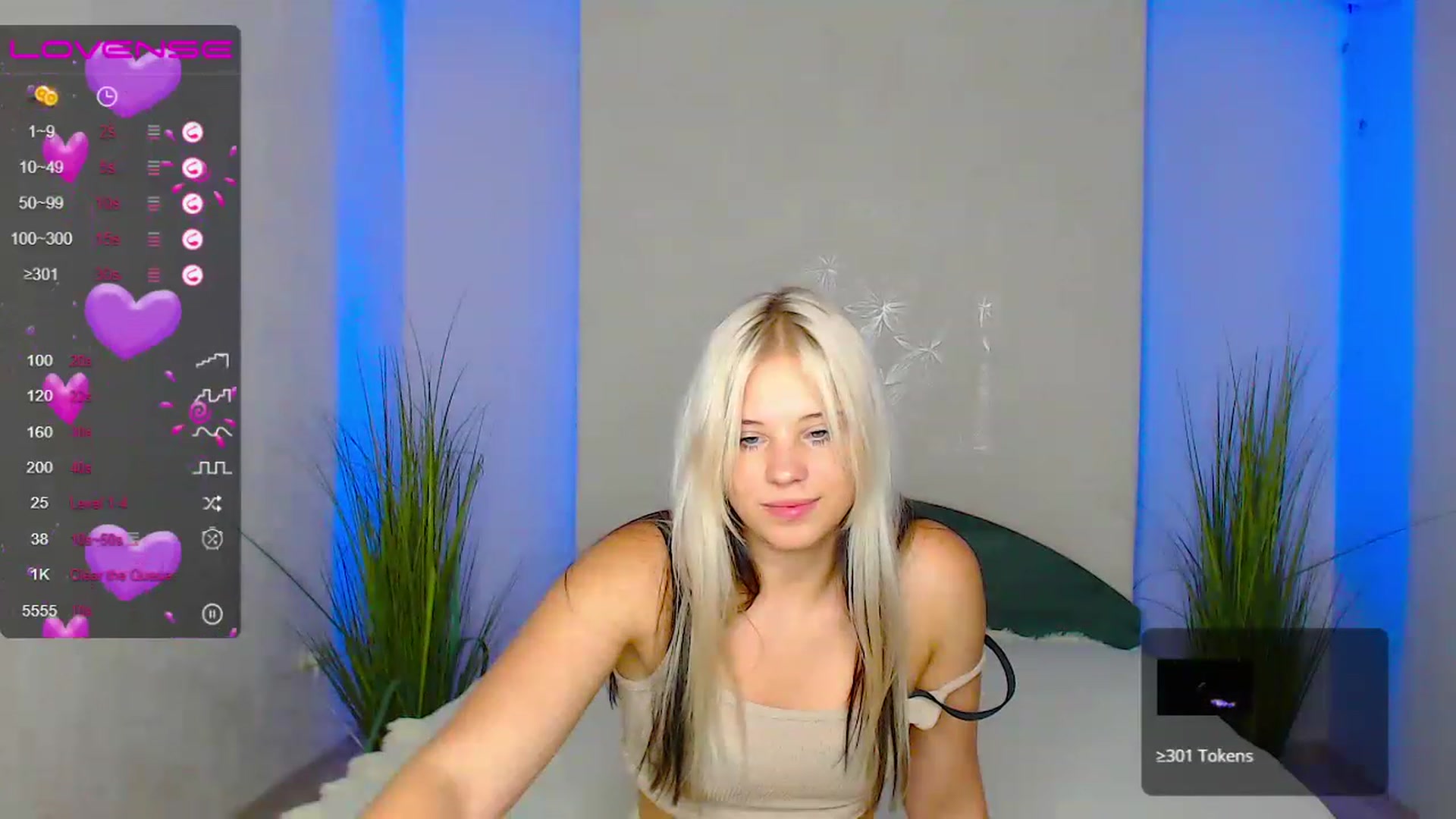 Gallery image thumbnail from Little_k1ttyy's myfreecams stream on, 06/25/2023, 12:54 image 14 of 20