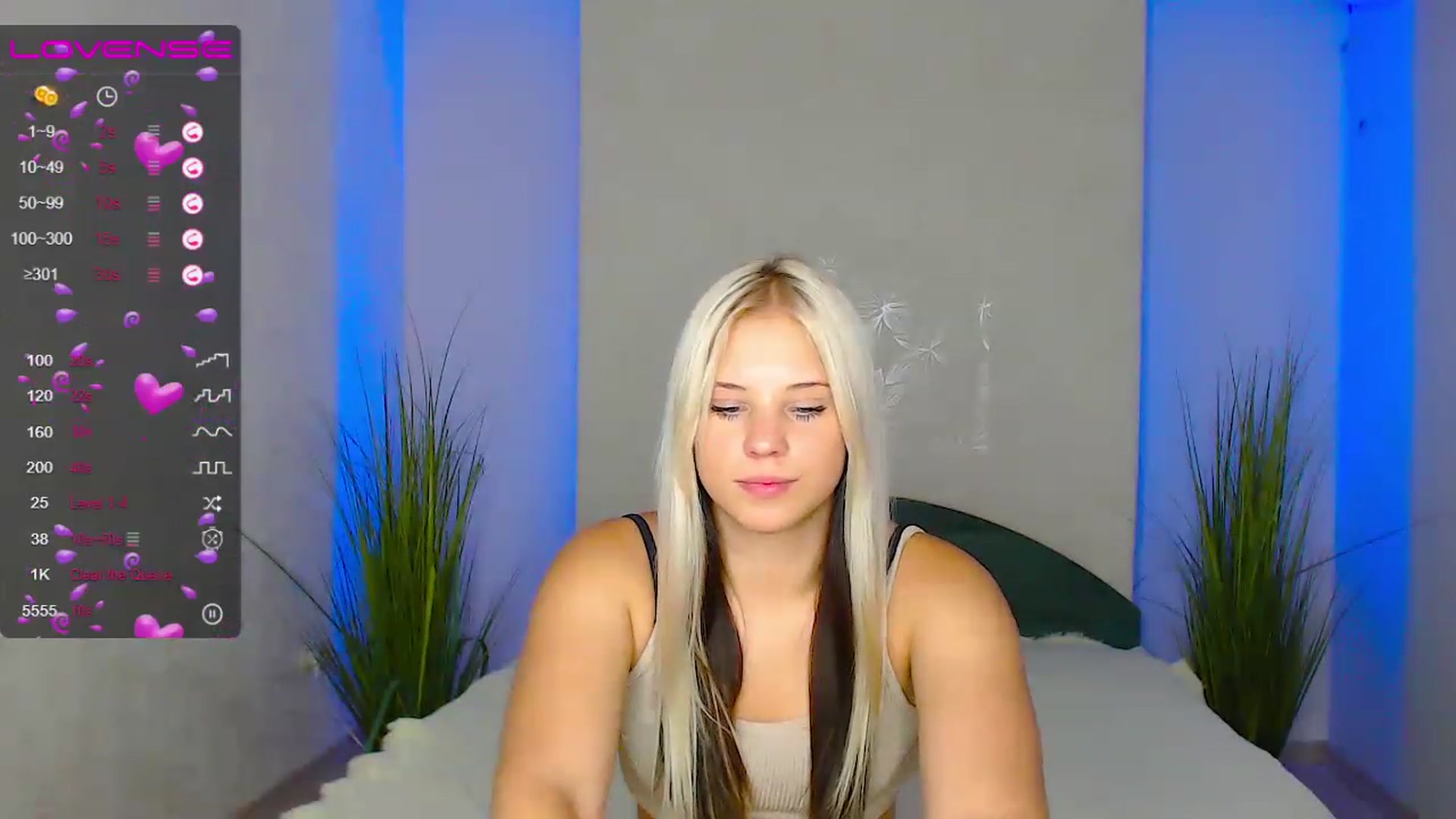 Gallery image thumbnail from Little_k1ttyy's myfreecams stream on, 06/25/2023, 12:54 image 15 of 20