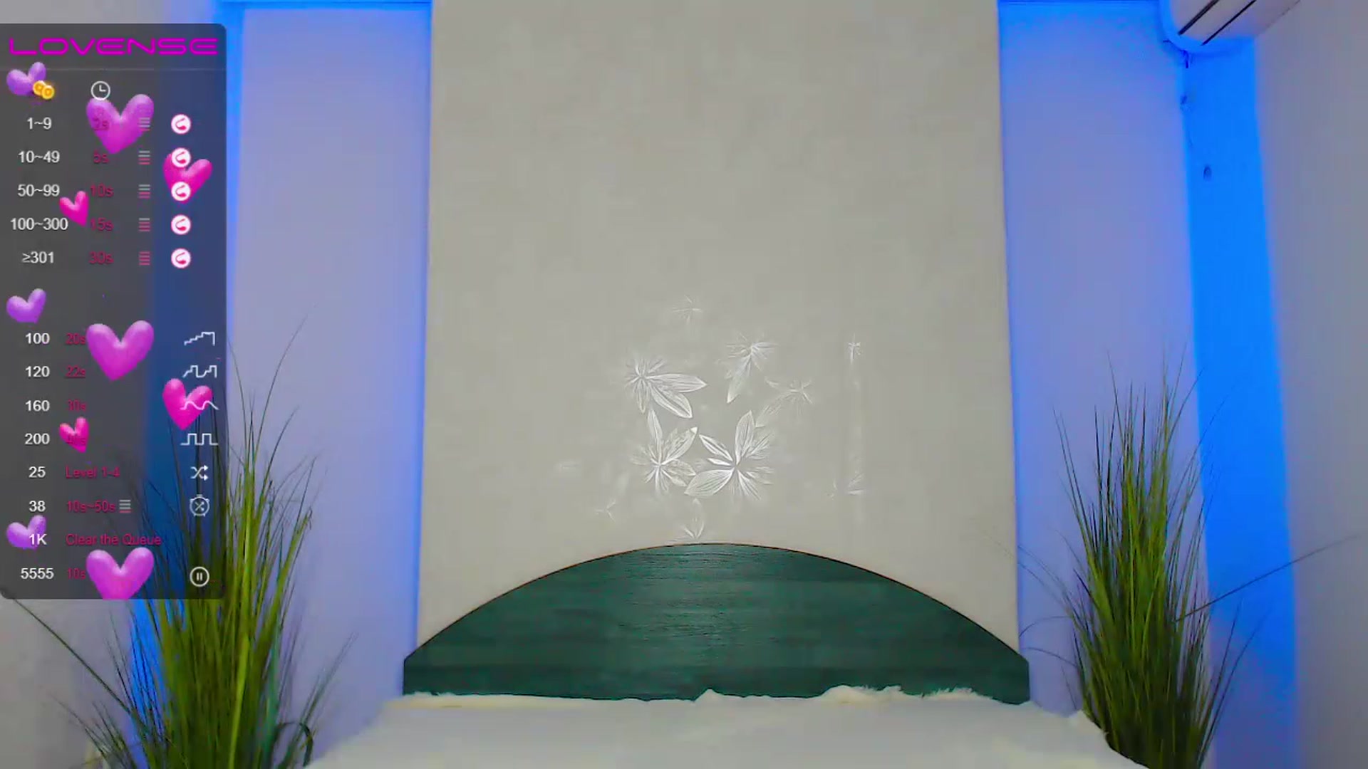 Gallery image thumbnail from Little_k1ttyy's myfreecams stream on, 06/25/2023, 15:36 image 8 of 20