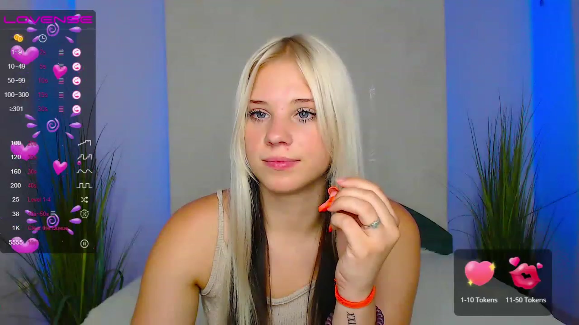 Gallery image thumbnail from Little_k1ttyy's myfreecams stream on, 06/25/2023, 16:10 image 6 of 20
